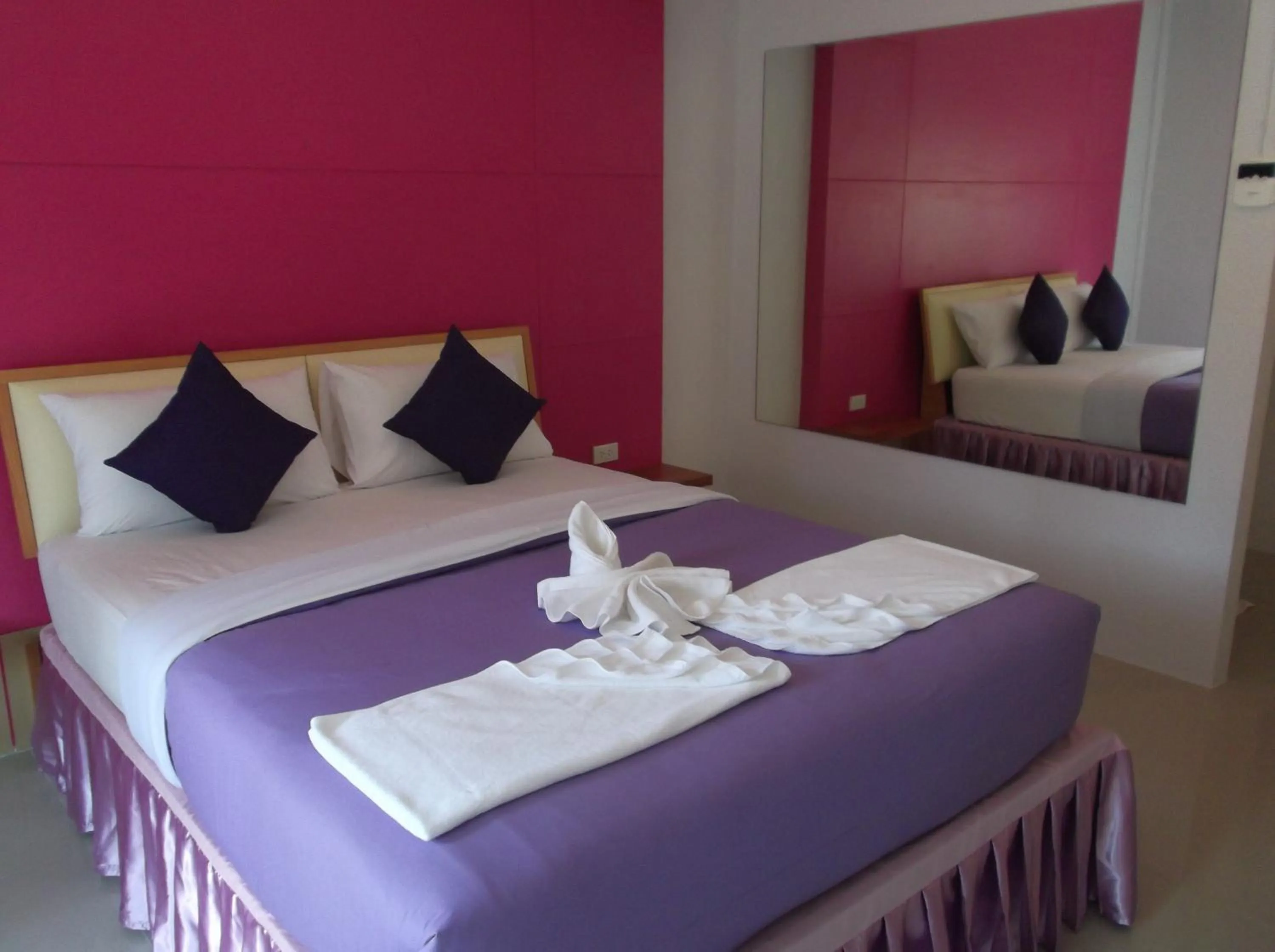 Photo of the whole room, Bed in At Lamai Resort