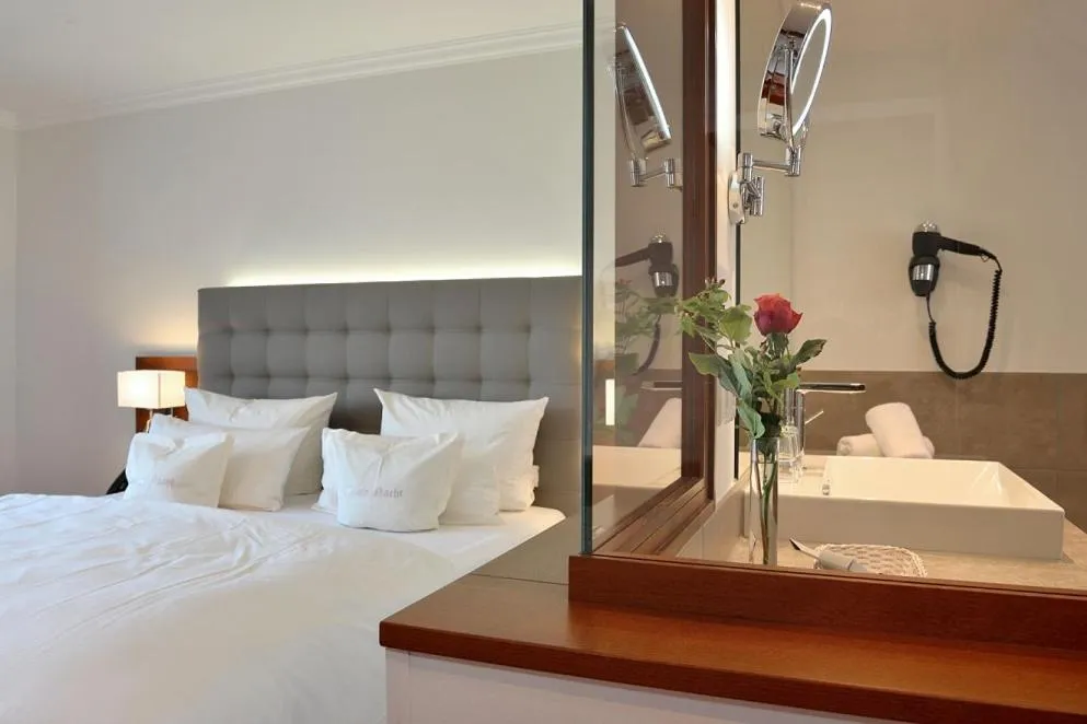 Photo of the whole room, Bed in Kurhotel Drei Birken