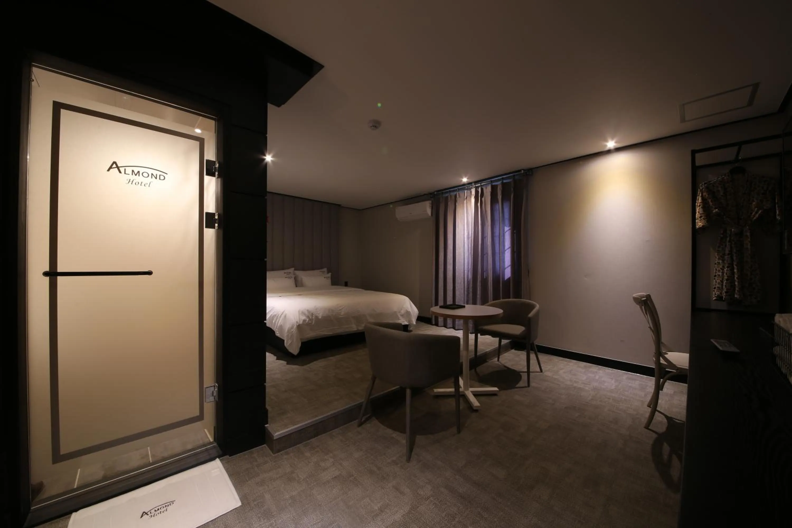 almond hotel Gupo station