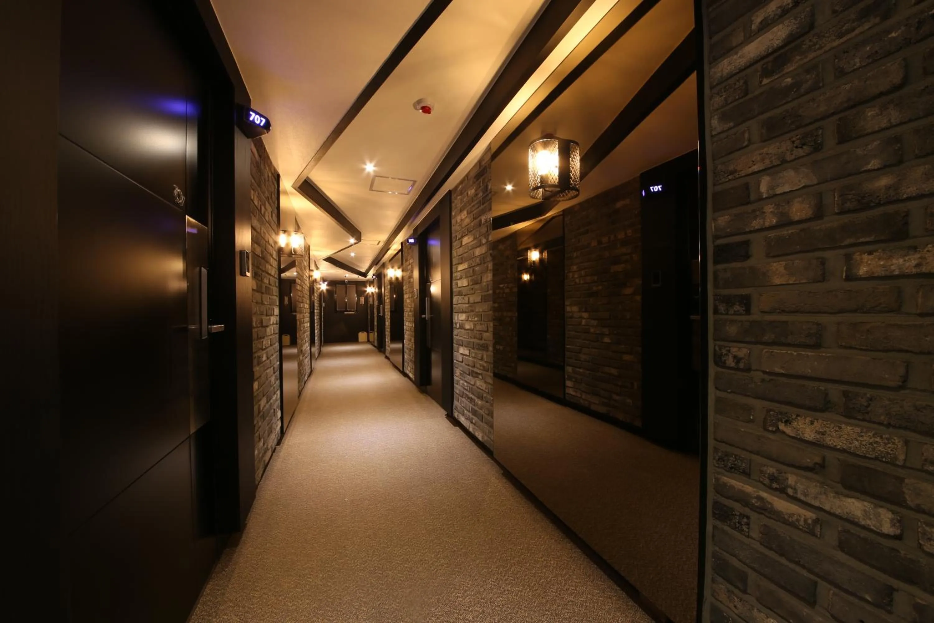 almond hotel Gupo station