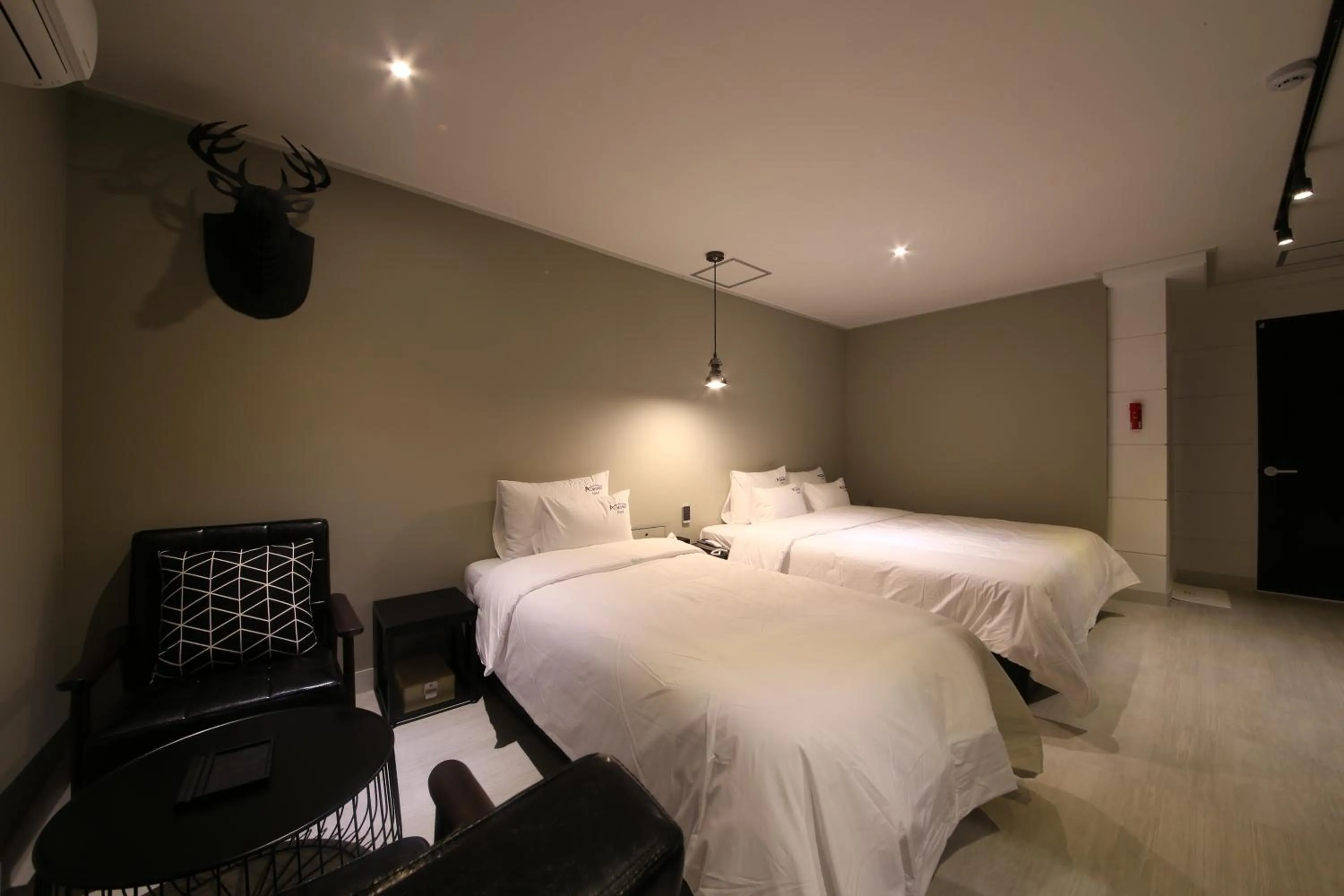 almond hotel Gupo station