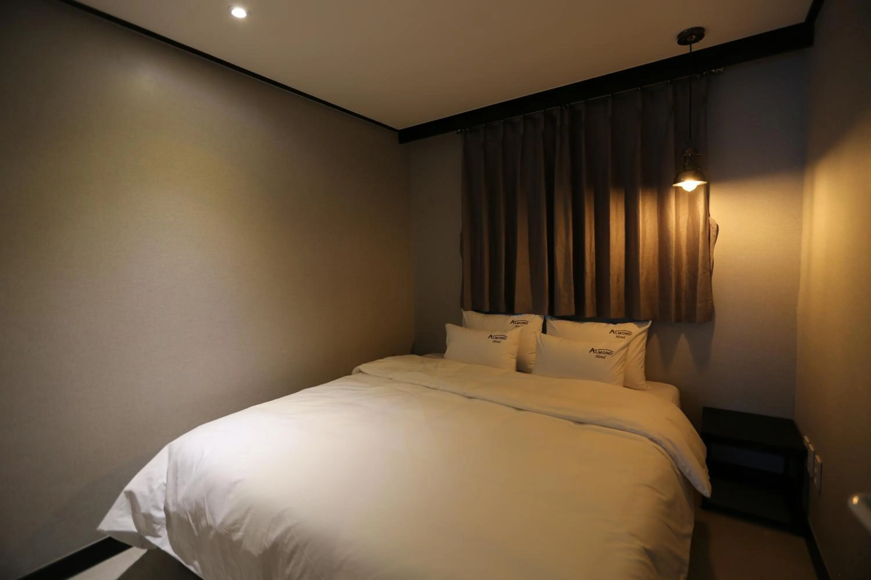 almond hotel Gupo station