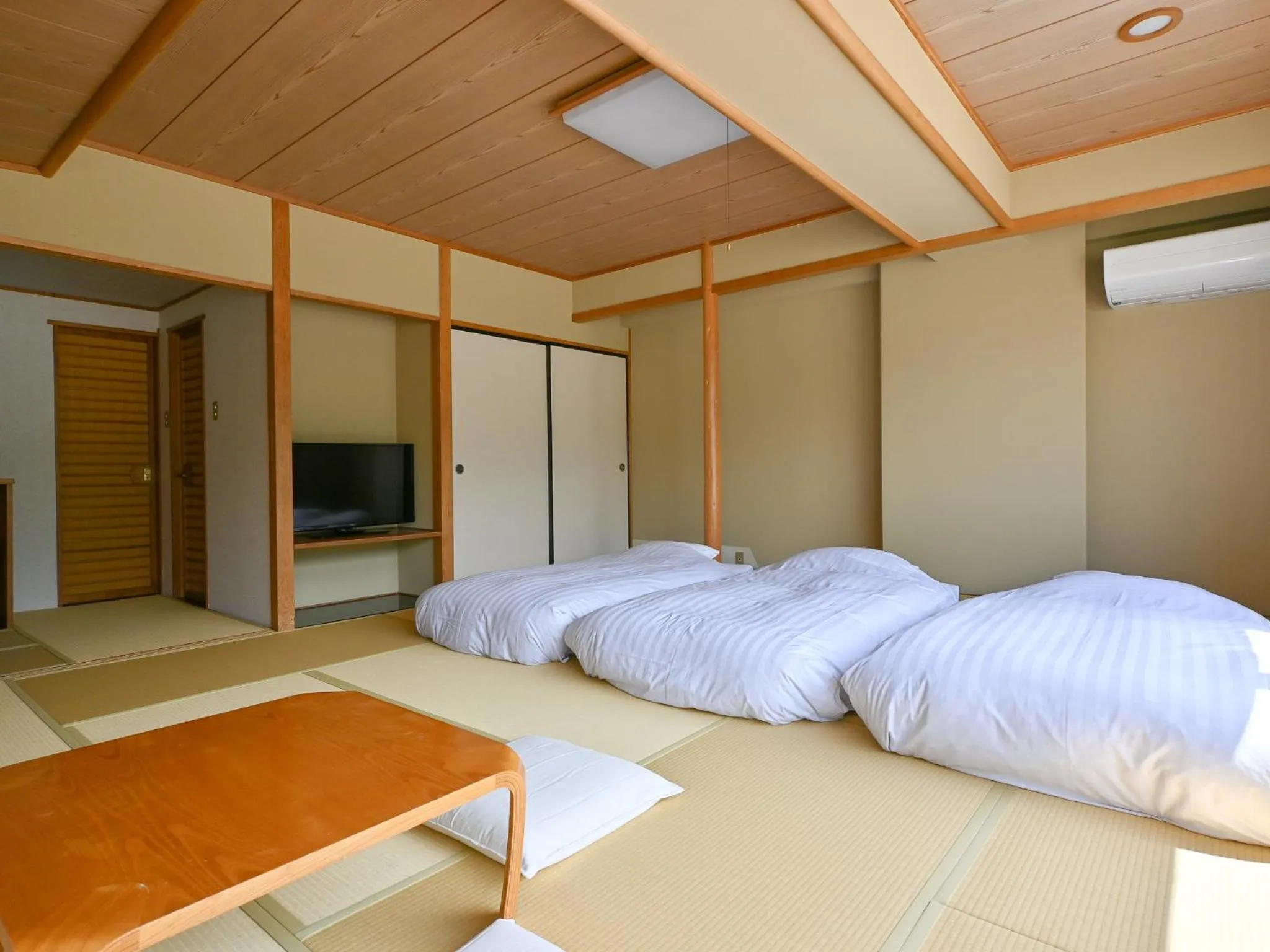 Photo of the whole room, Bed in Hotel Goryukan