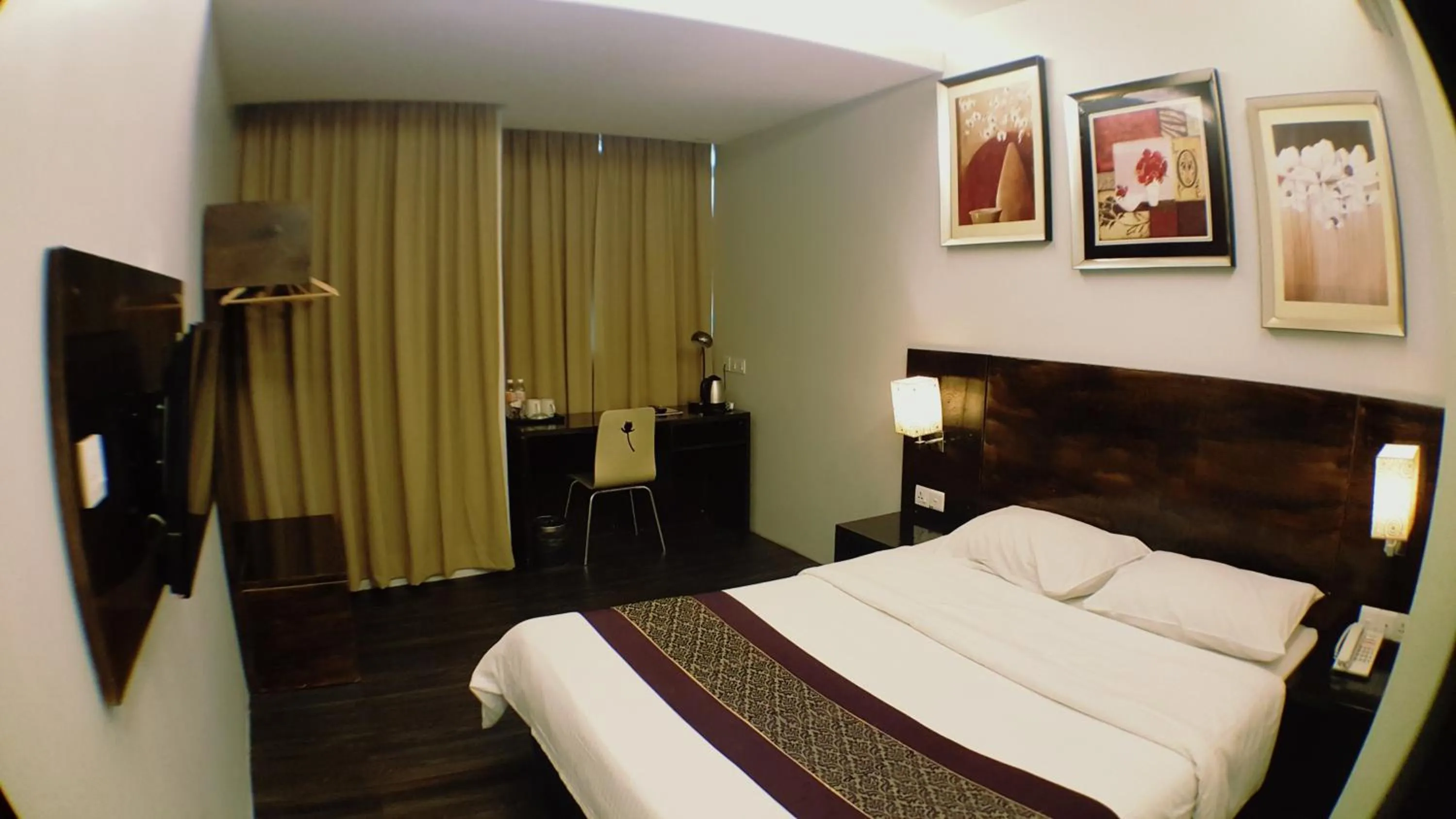 Bed in Super 8 Hotel @ Georgetown