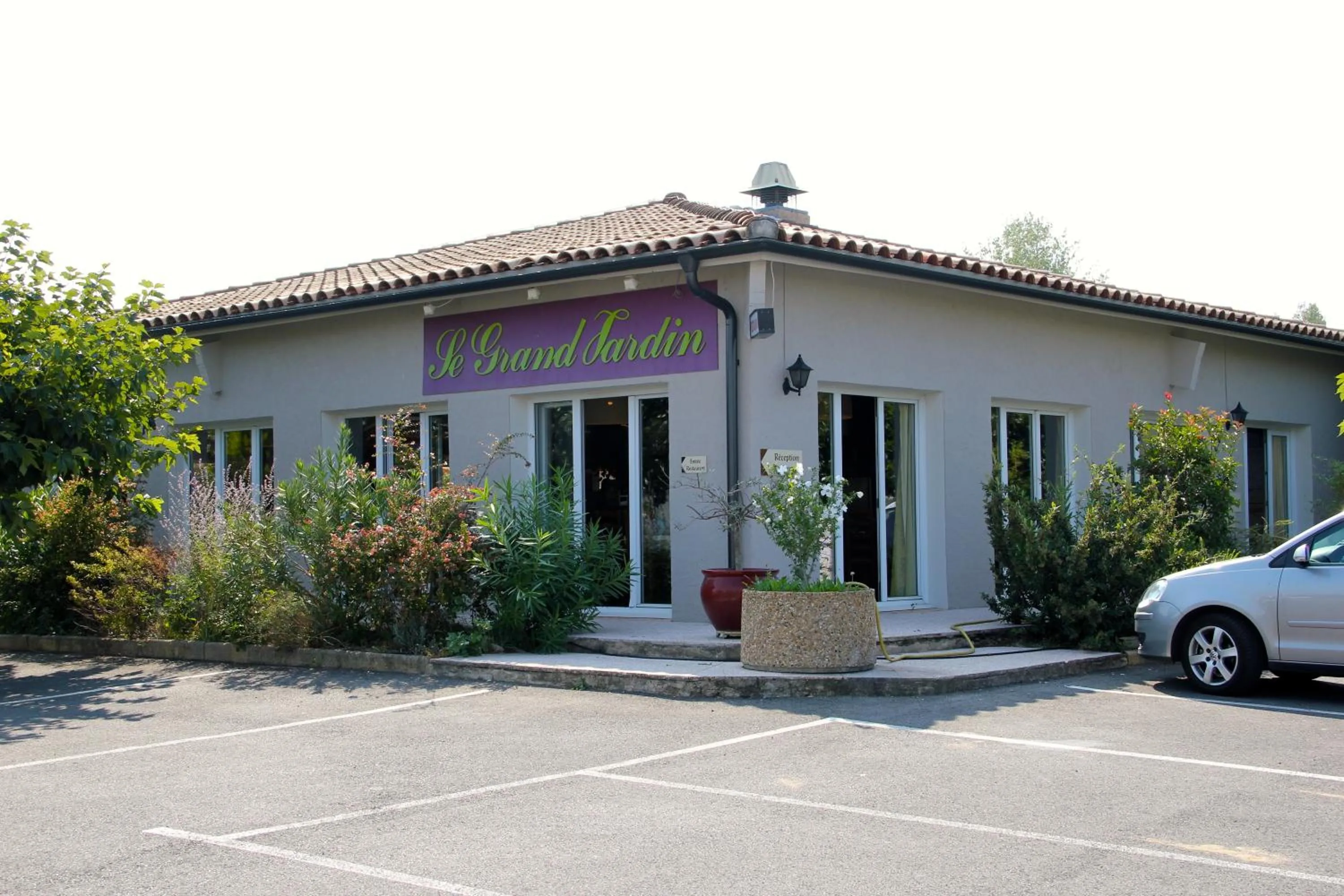 Property building in Hôtel Saint Louis