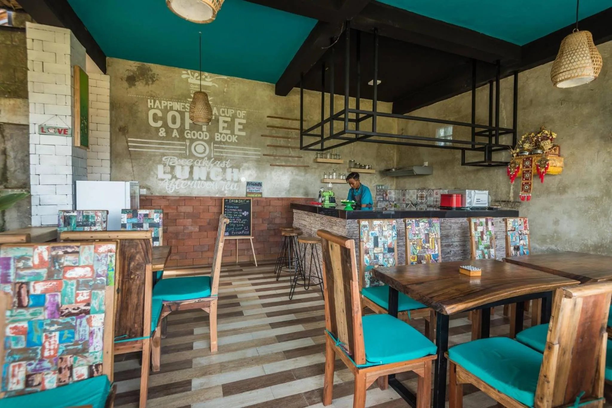 Restaurant/places to eat in Green Sala Villa