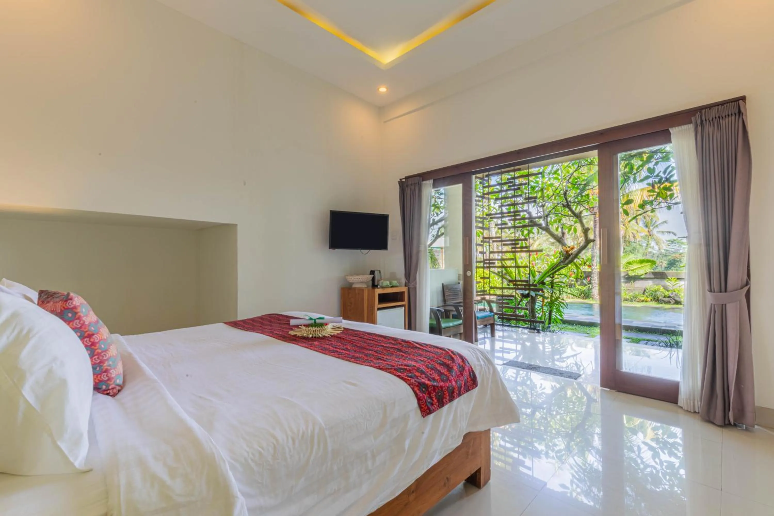 Superior Double Room in Green Sala Villa