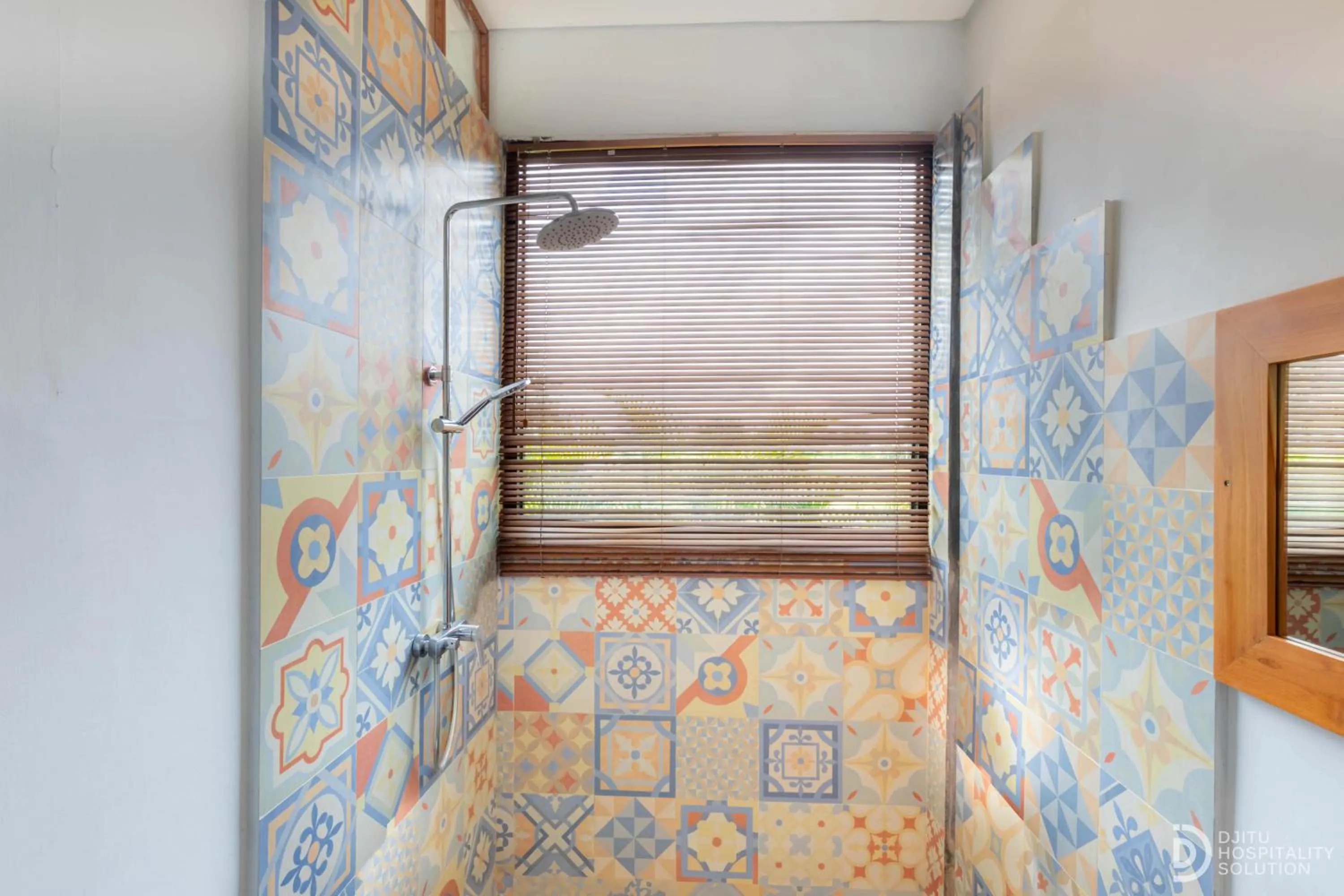 Shower in Green Sala Villa