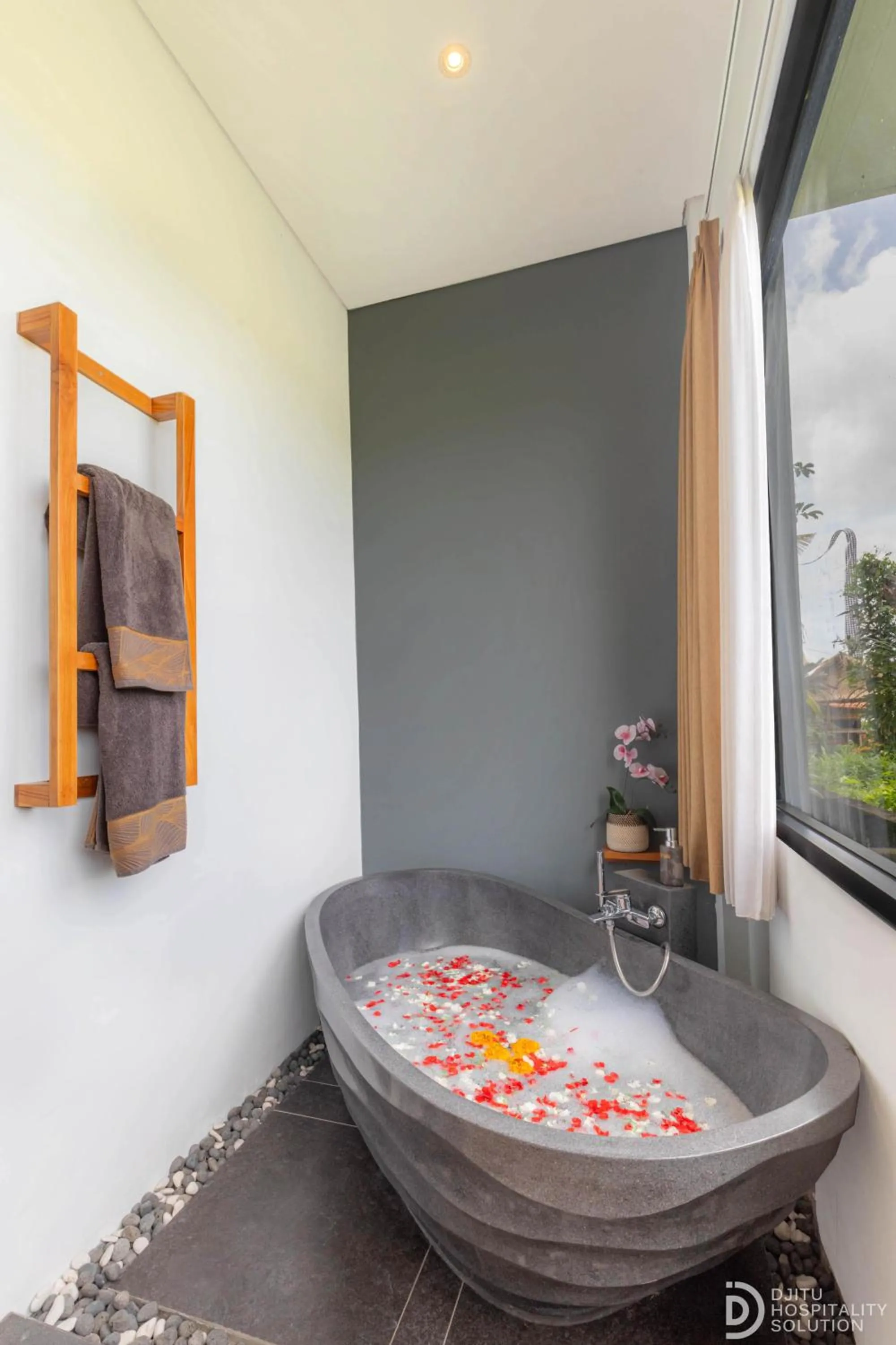 Bath in Green Sala Villa