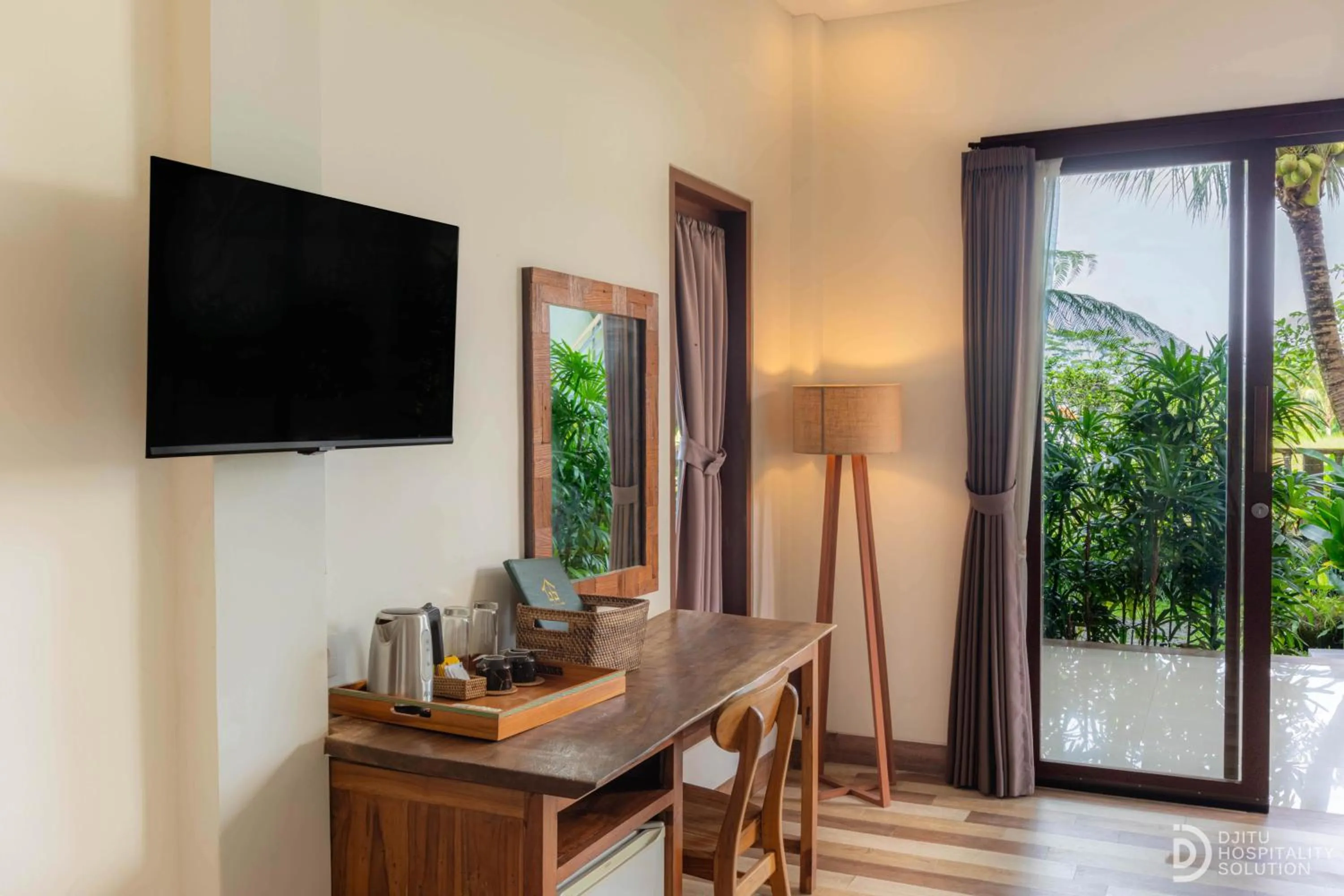 TV and multimedia in Green Sala Villa