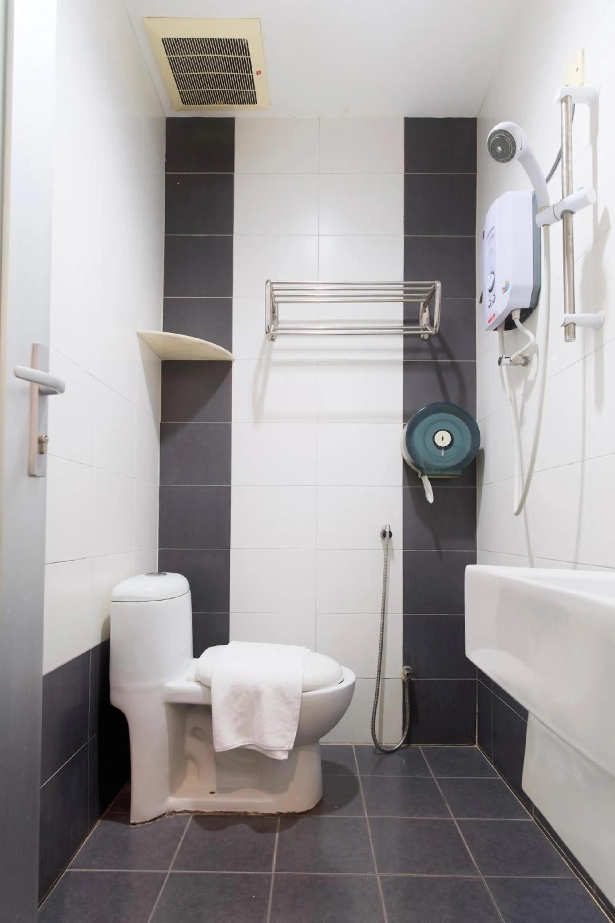 Toilet in T Hotel Kuala Perlis