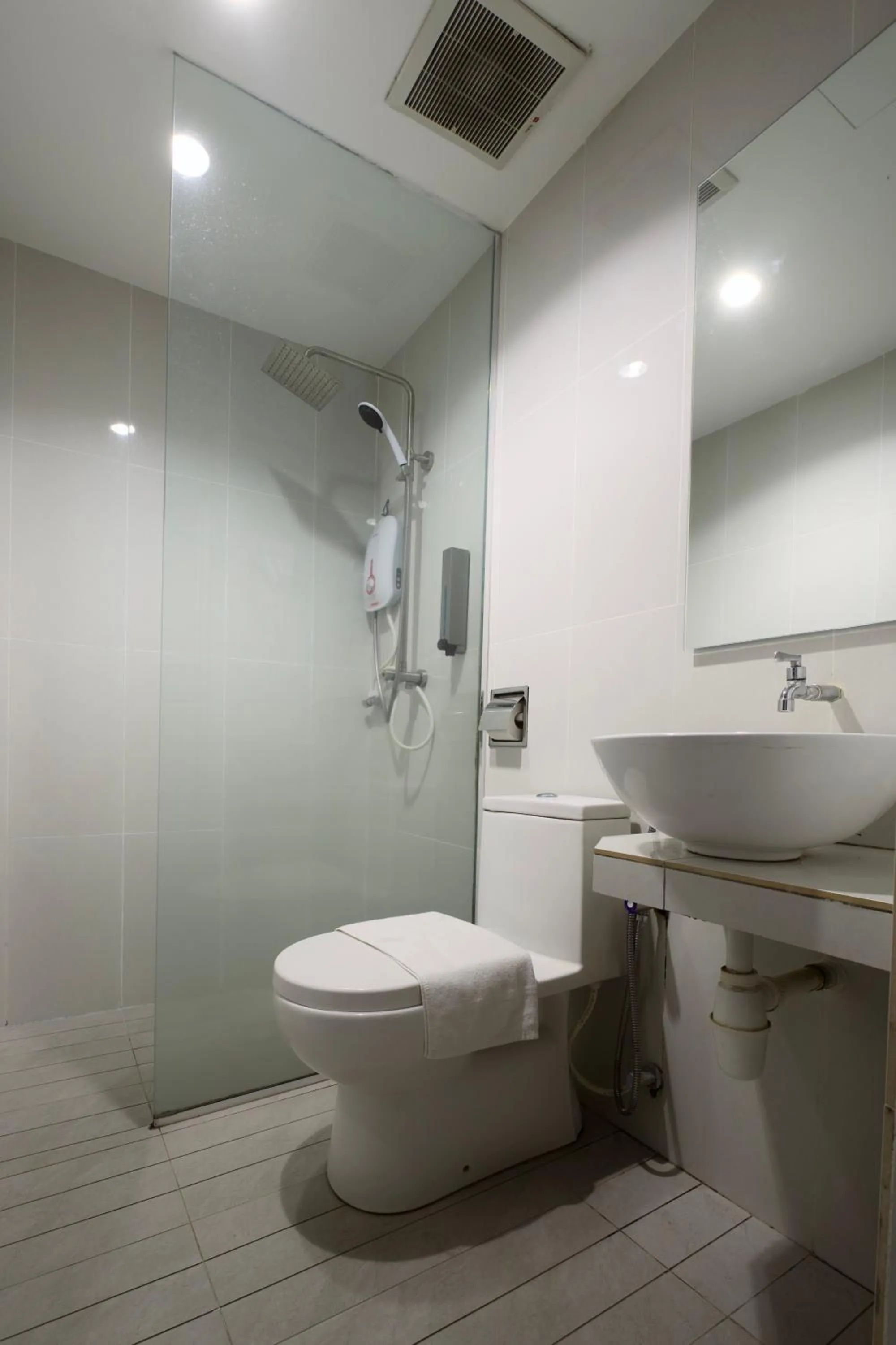 Shower in T Hotel Tandop