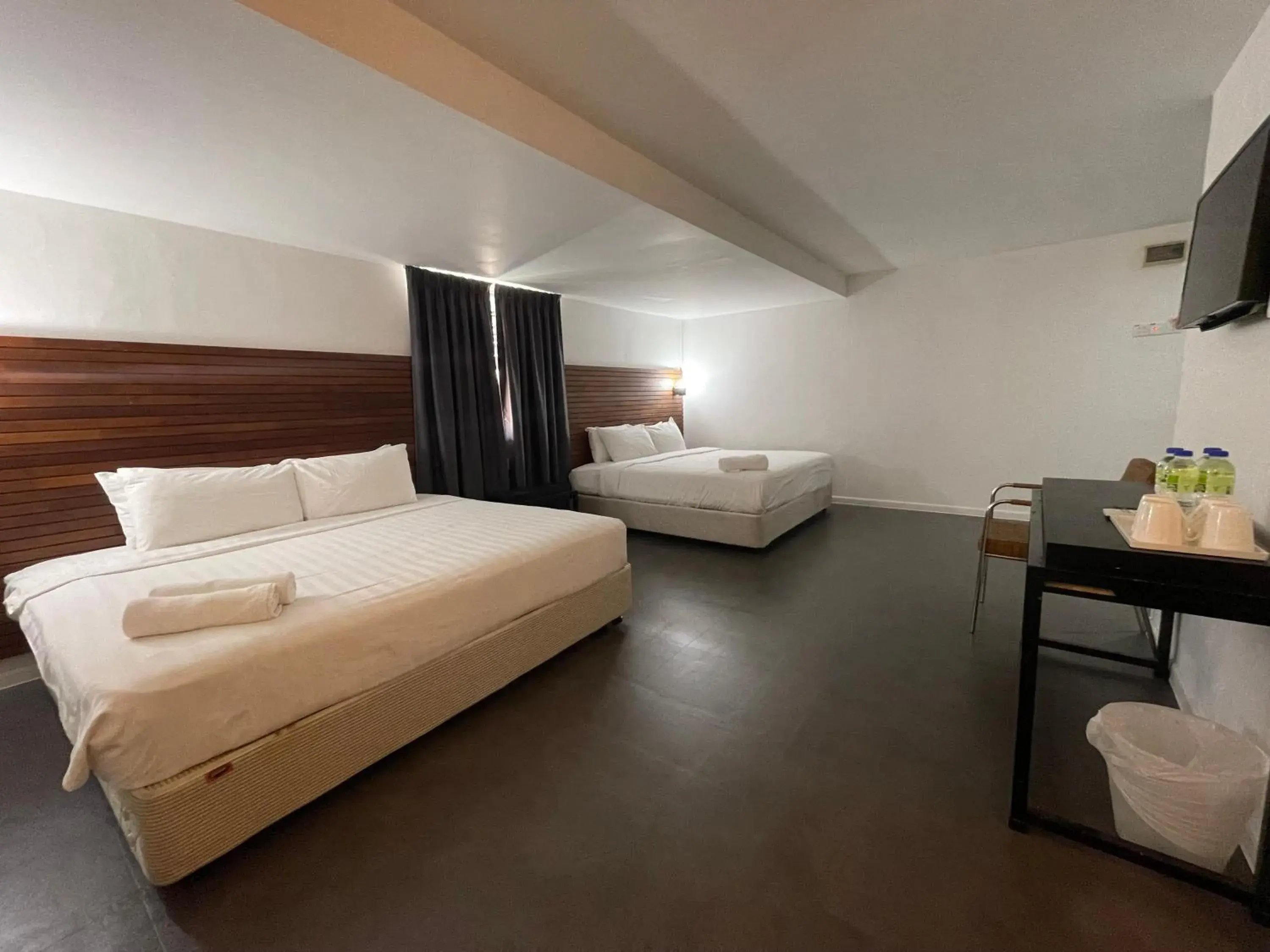 Deluxe Quadruple Room in T Hotel Tandop Deluxe Quadruple Room in T Hotel Tandop