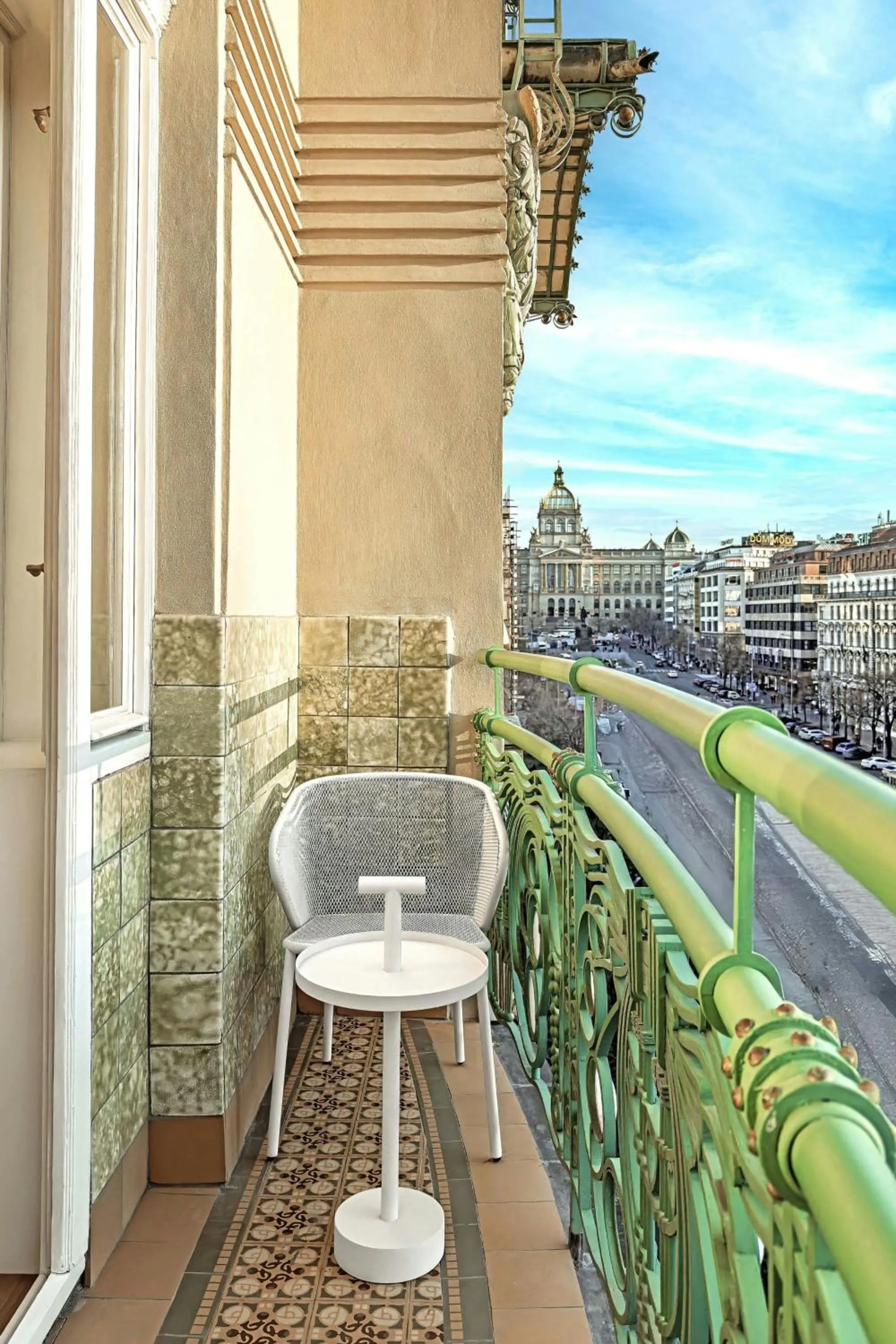 Photo of the whole room in W Prague