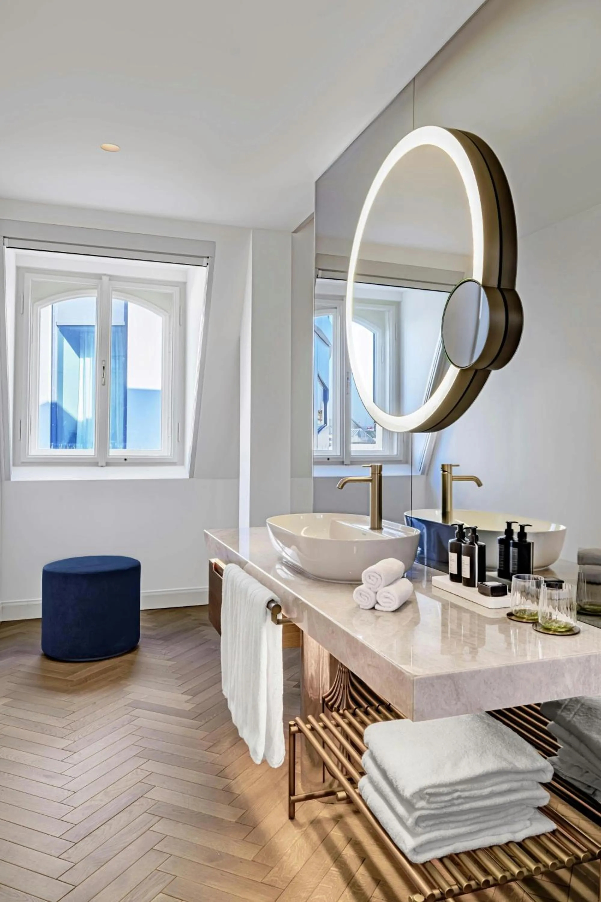 Photo of the whole room in W Prague