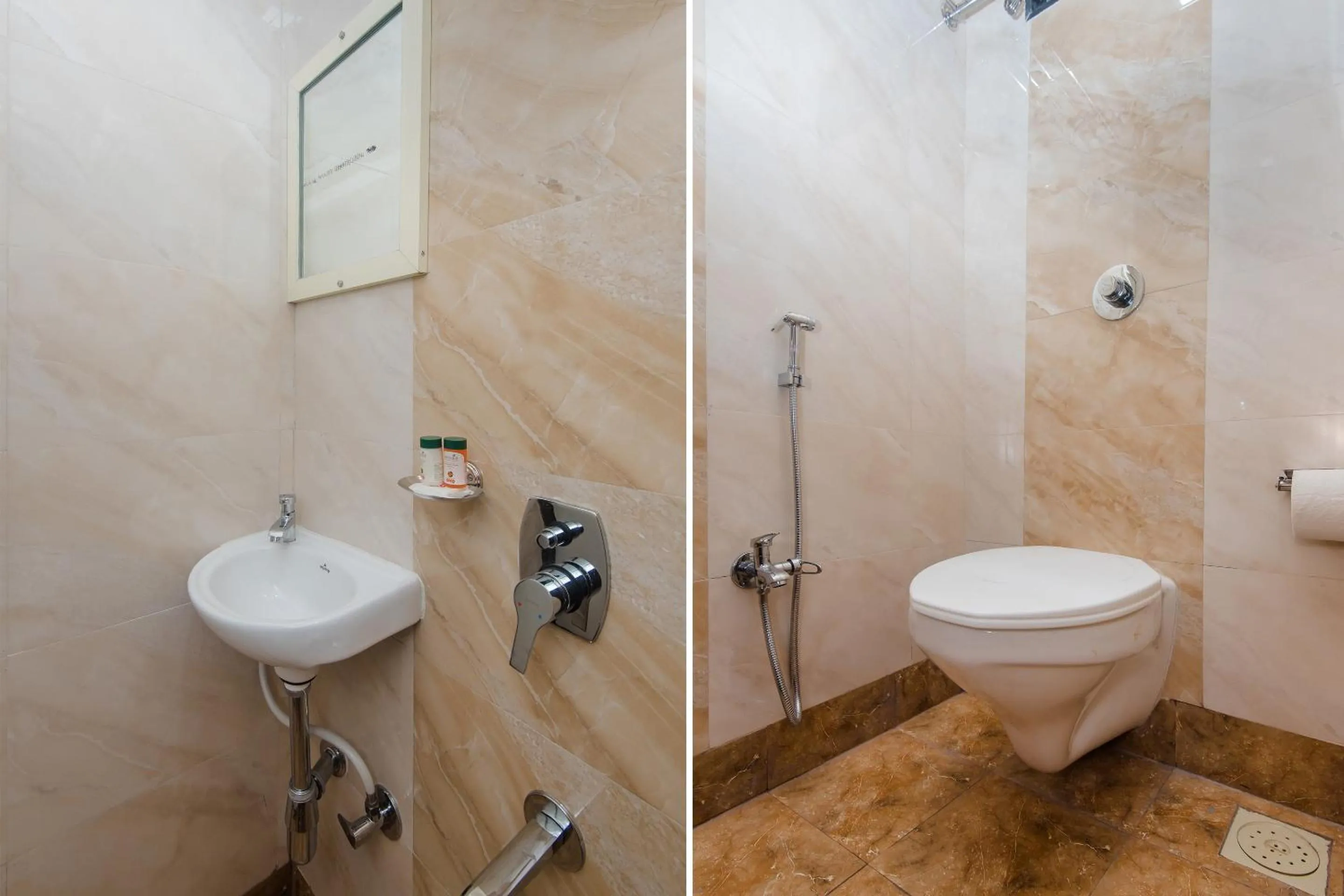 Bathroom in OYO 13511 Hotel Gems