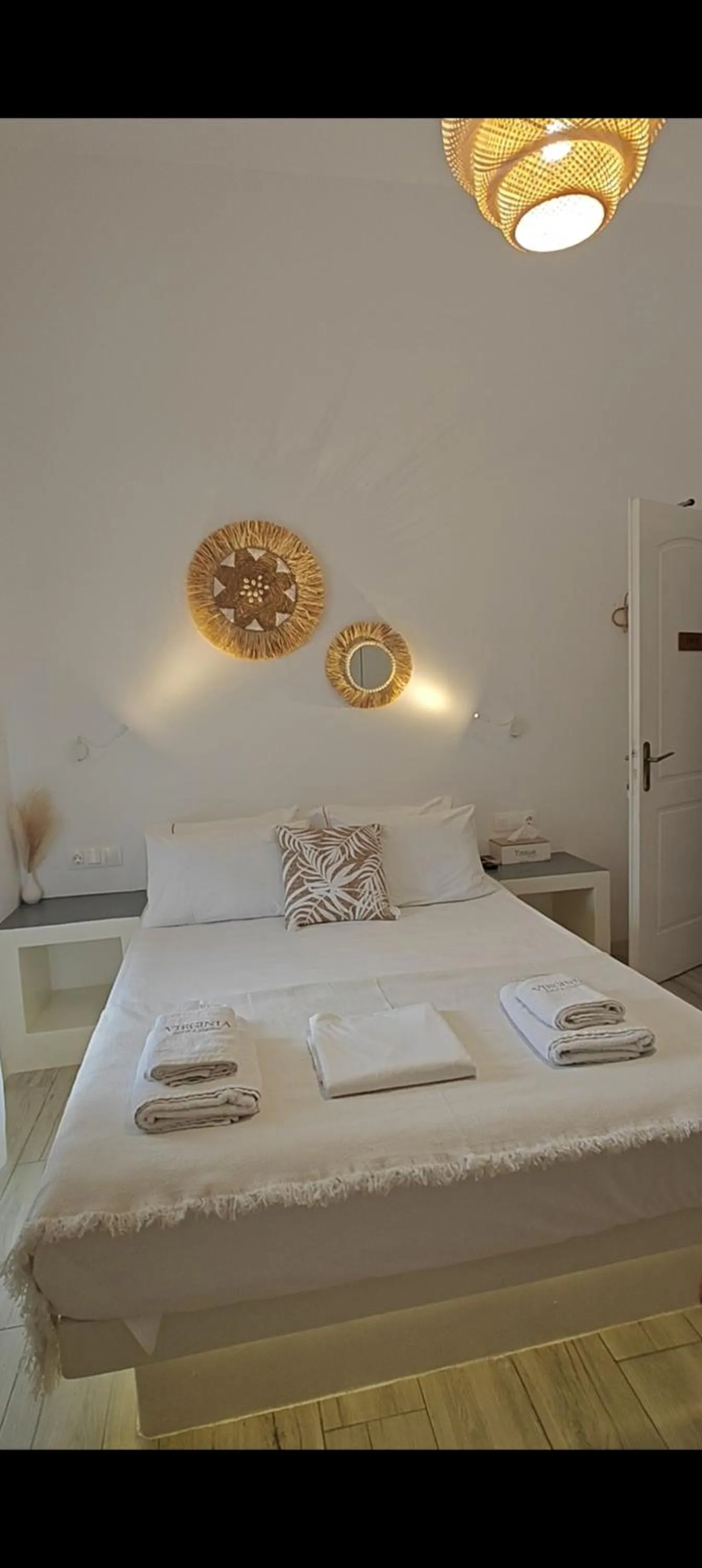 Bed in Tinos Heritage Plateia