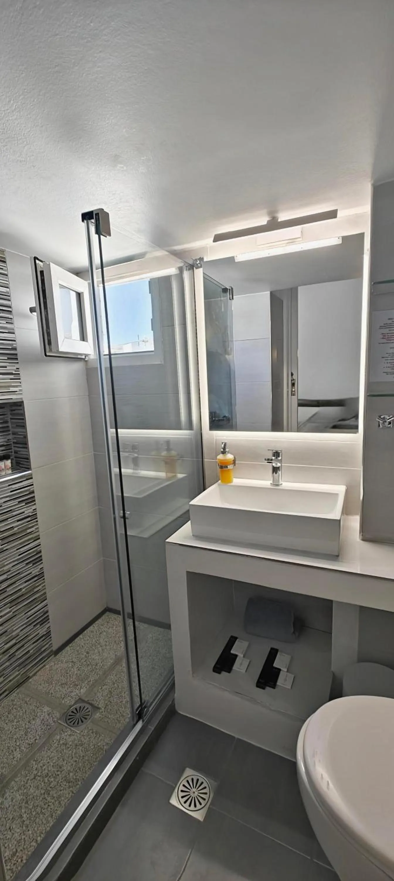 Tinos Heritage Plateia