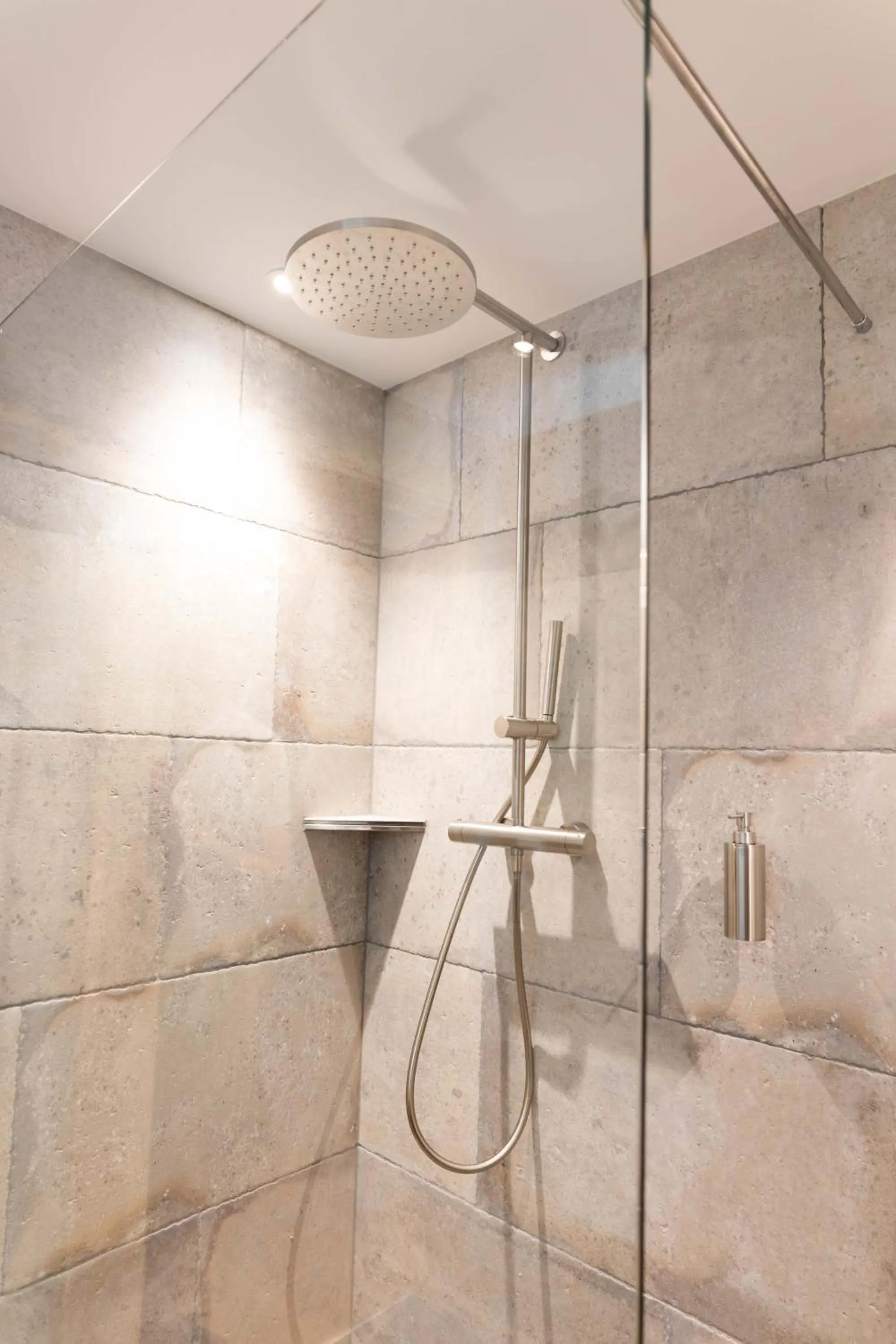 Shower in Hotel Macun, Vent im Ötztal