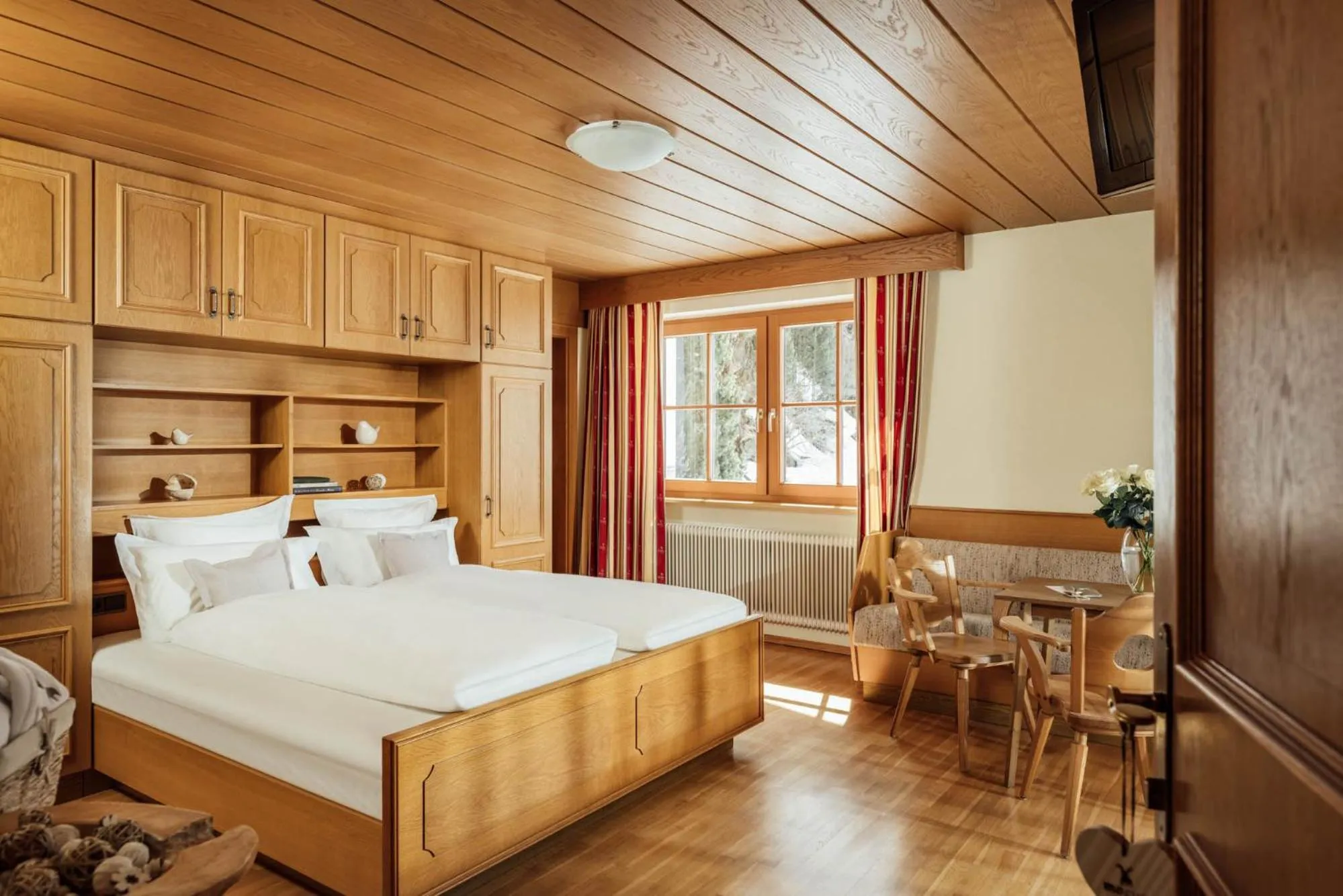 Double Room with Balcony in Hotel Macun, Vent im Ötztal