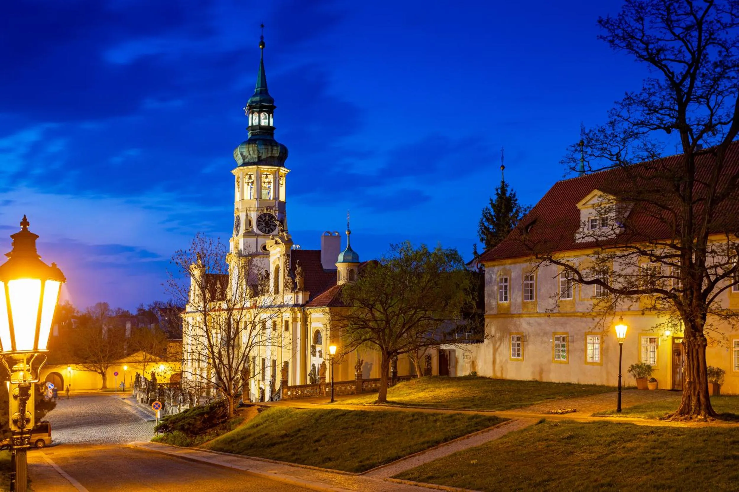 Property building in Loreta Hotel