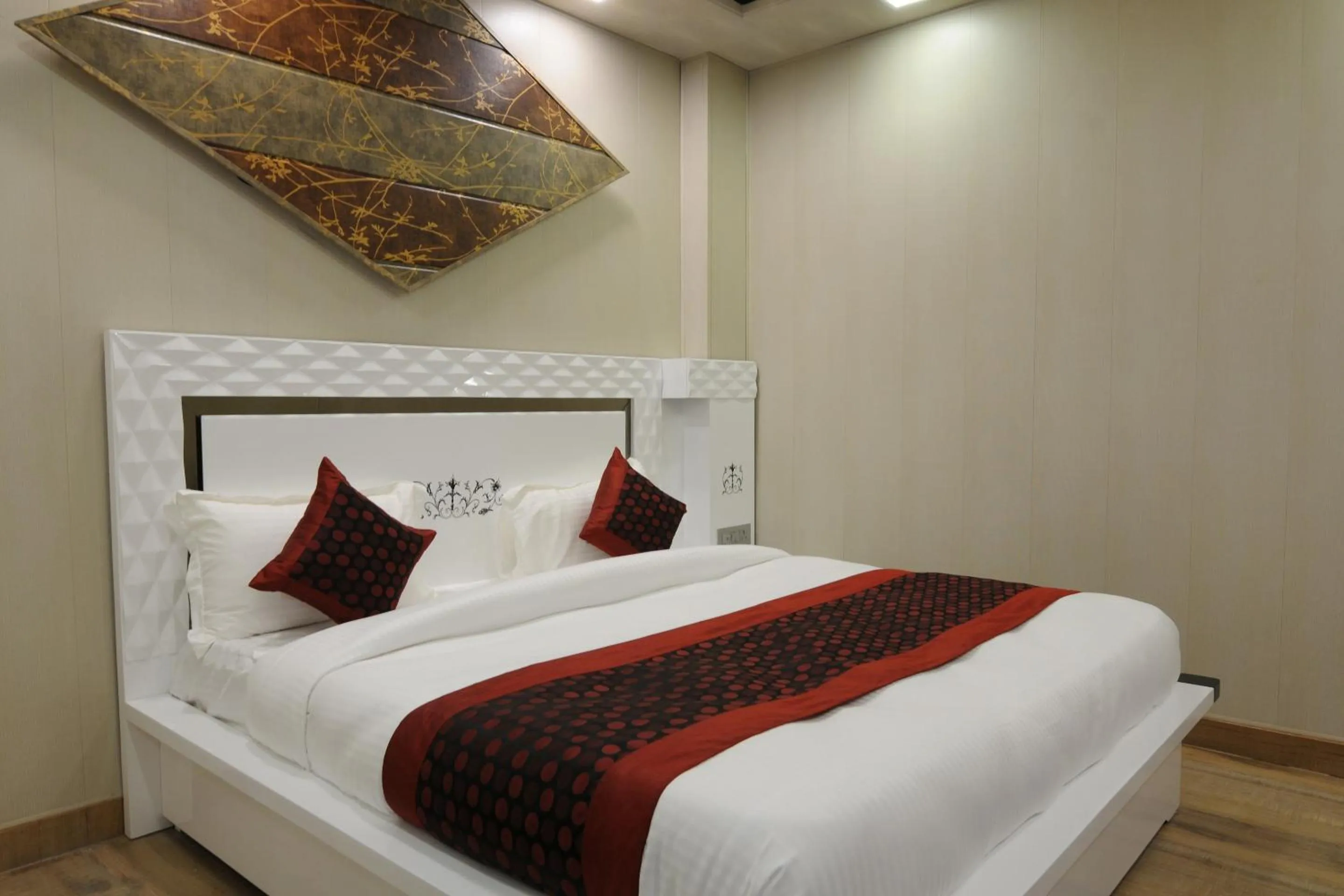 Bedroom, Bed in Hotel O Flyover Inn