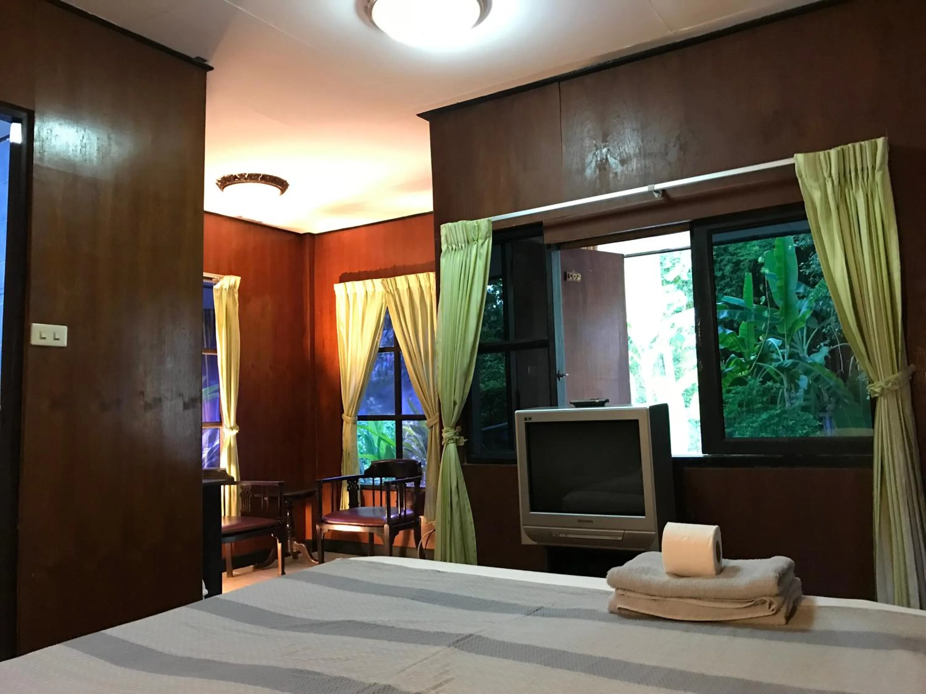 TV and multimedia, Bed in Sunrise Bungalow