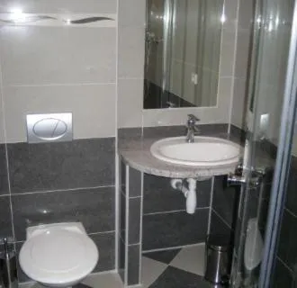 Shower in Hotel Dakol