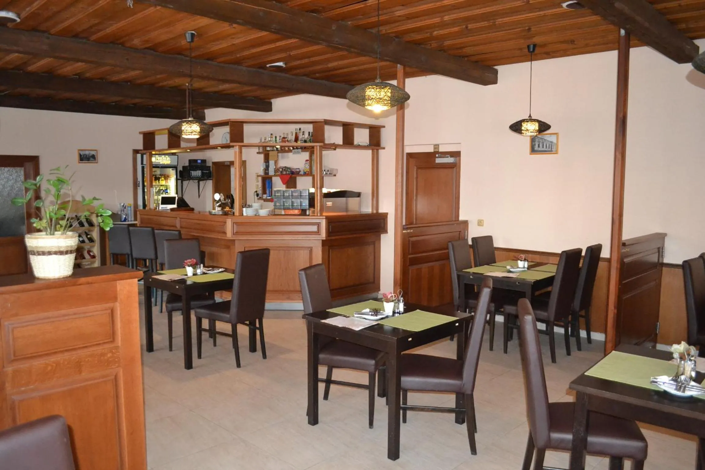 Restaurant/places to eat in Rusovský Penzión