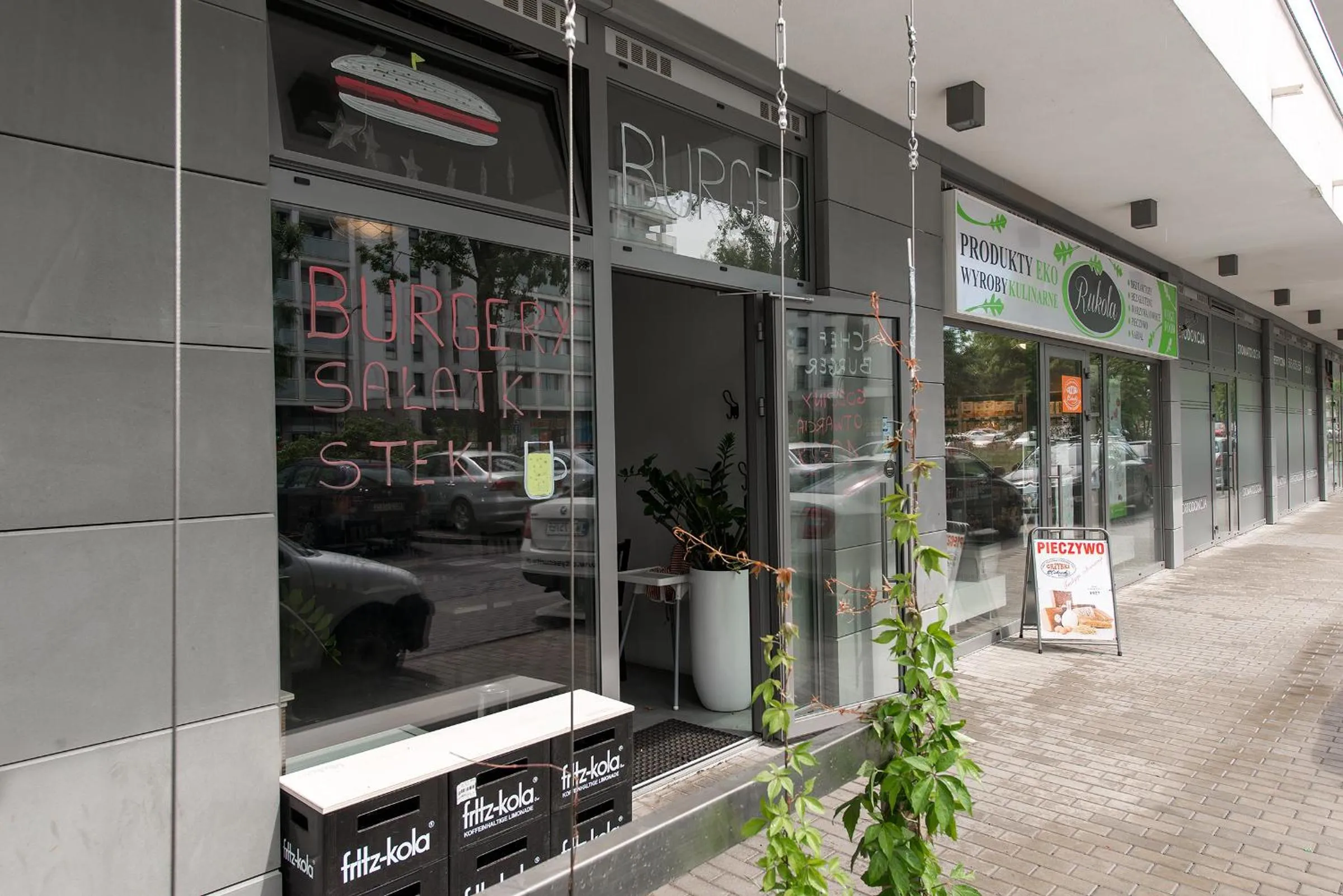 Restaurant/places to eat in P&O Giełdowa Serviced Apartments