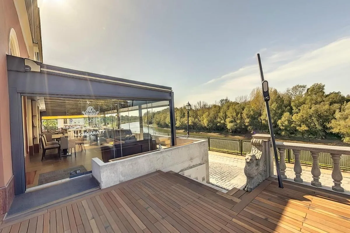 View (from property/room) in Duna Wellness Hotel