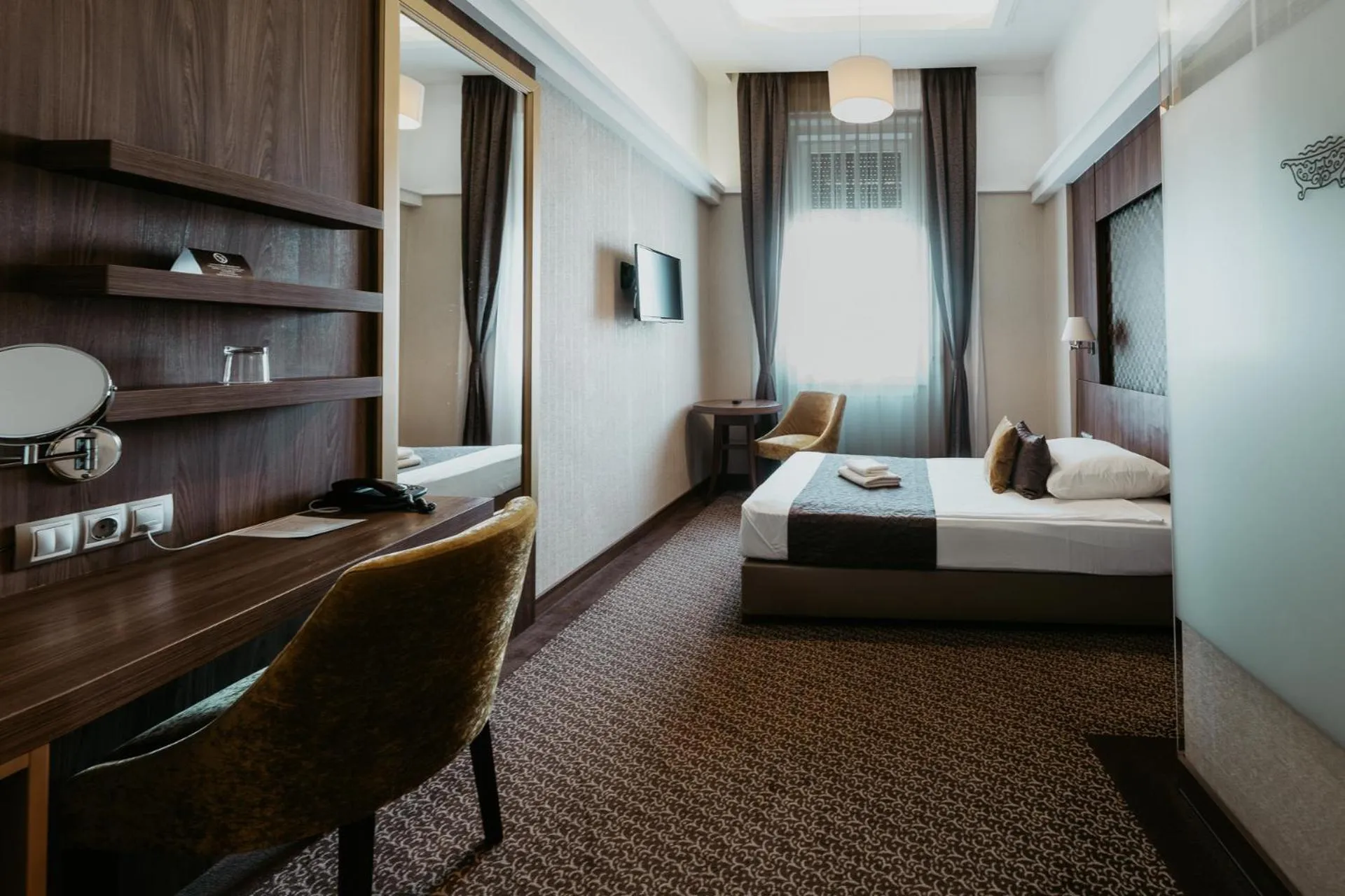 TV and multimedia, Bed in Duna Wellness Hotel