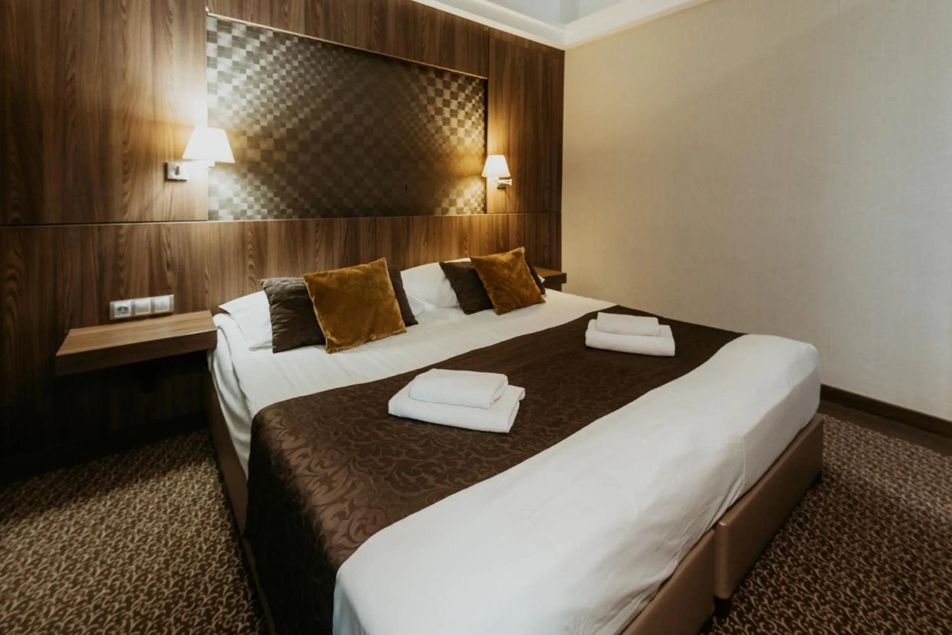 Photo of the whole room, Bed in Duna Wellness Hotel