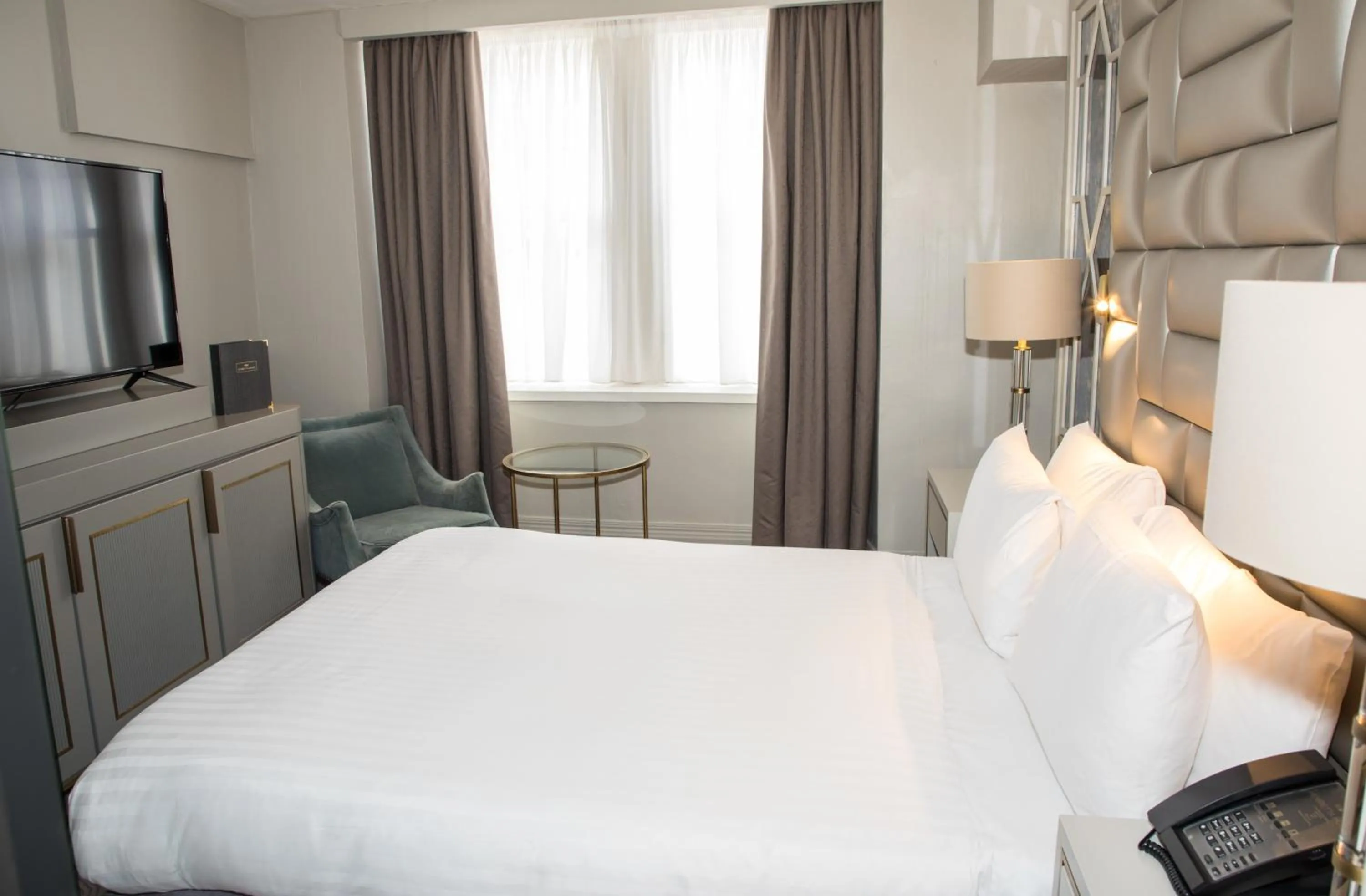 Bed in Henrietta House, a member of Radisson Individuals