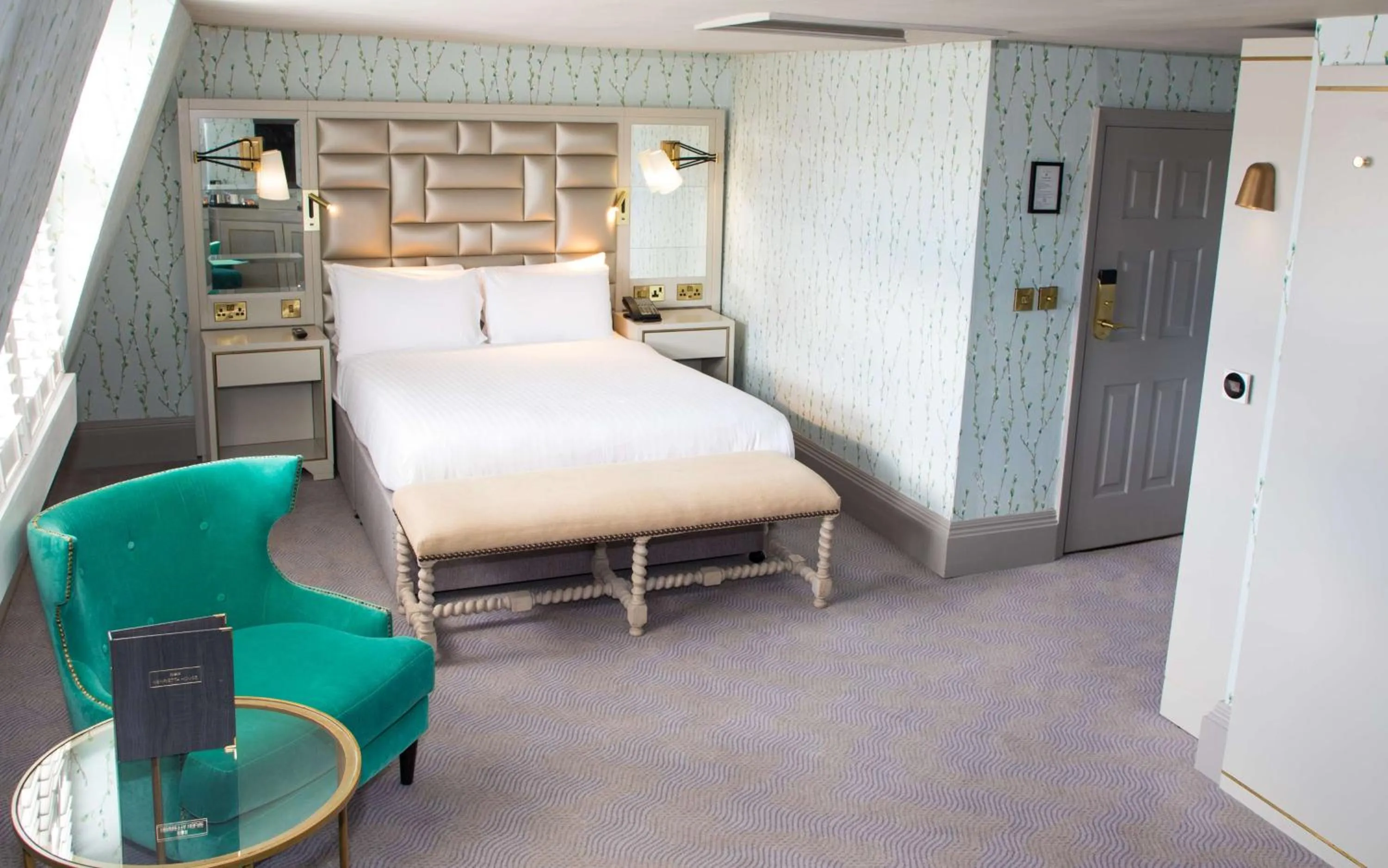 Bedroom, Bed in Henrietta House, a member of Radisson Individuals