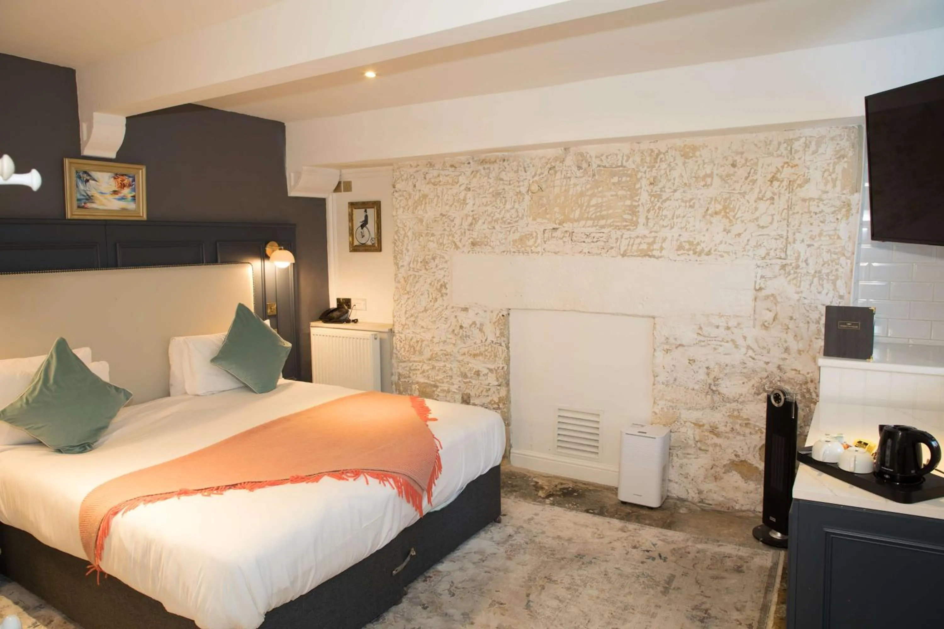 Bedroom, Bed in Henrietta House, a member of Radisson Individuals