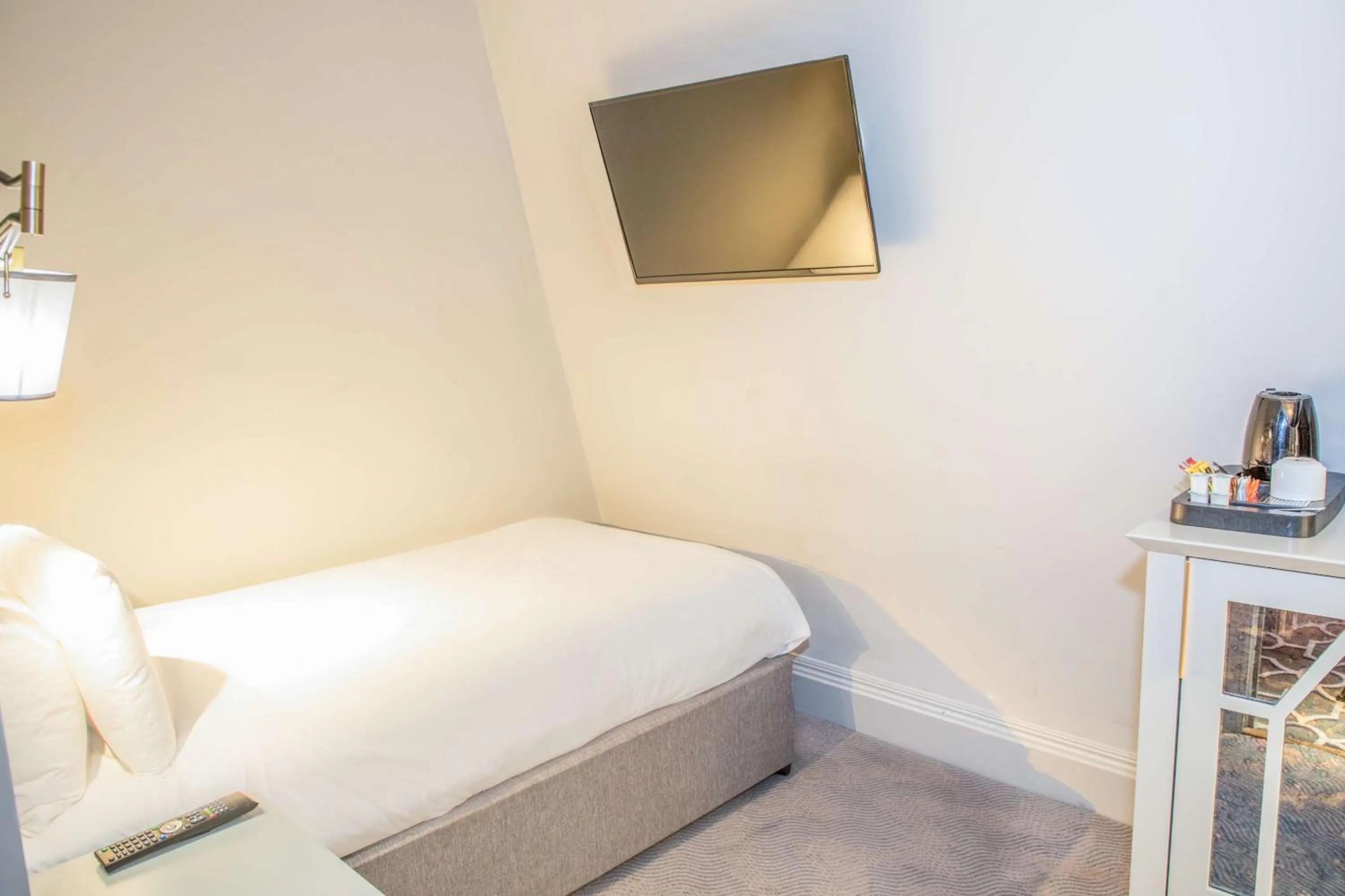 Bedroom, Bed in Henrietta House, a member of Radisson Individuals