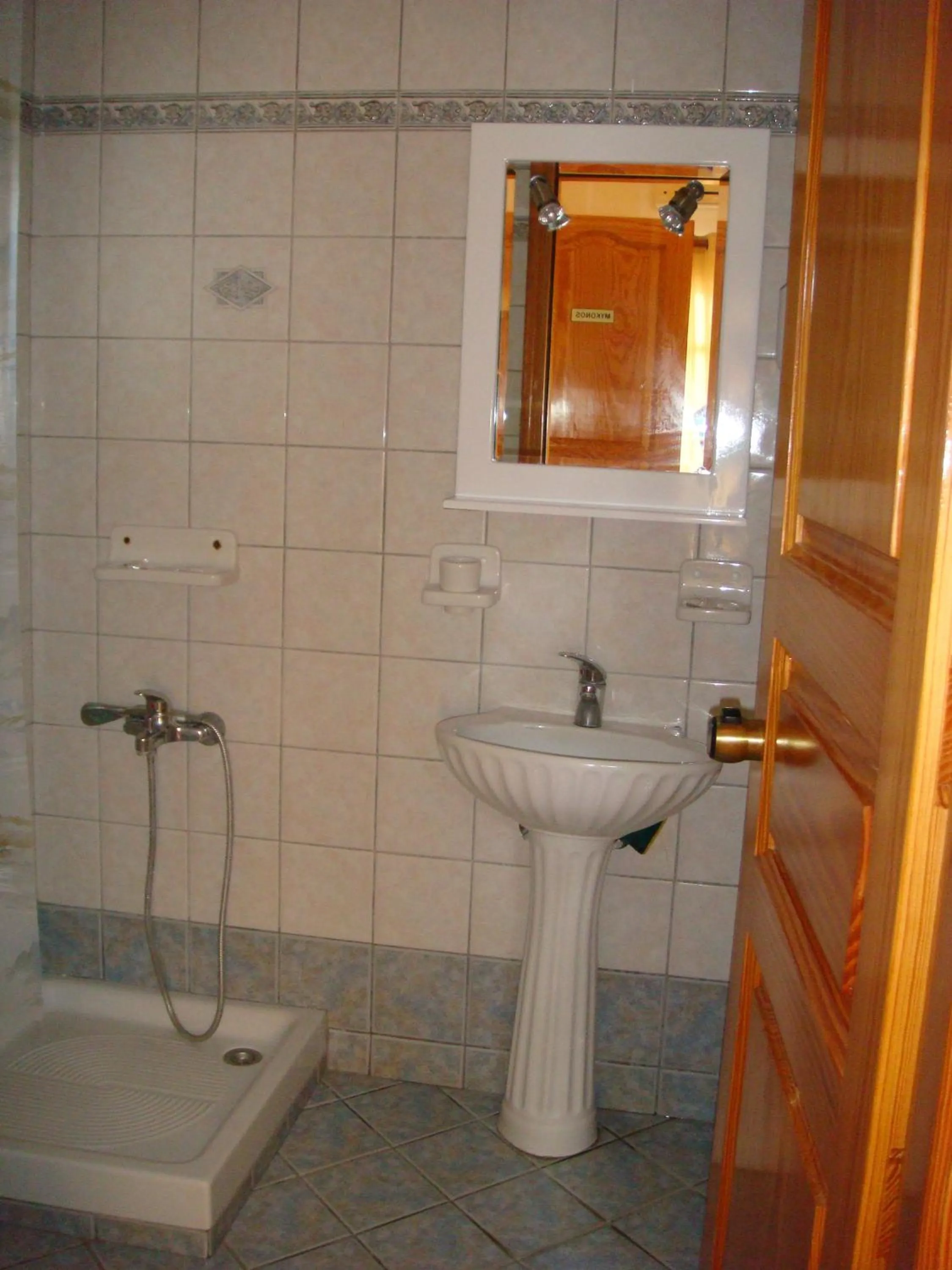 Shower in Boussetil Rooms CapAnMat