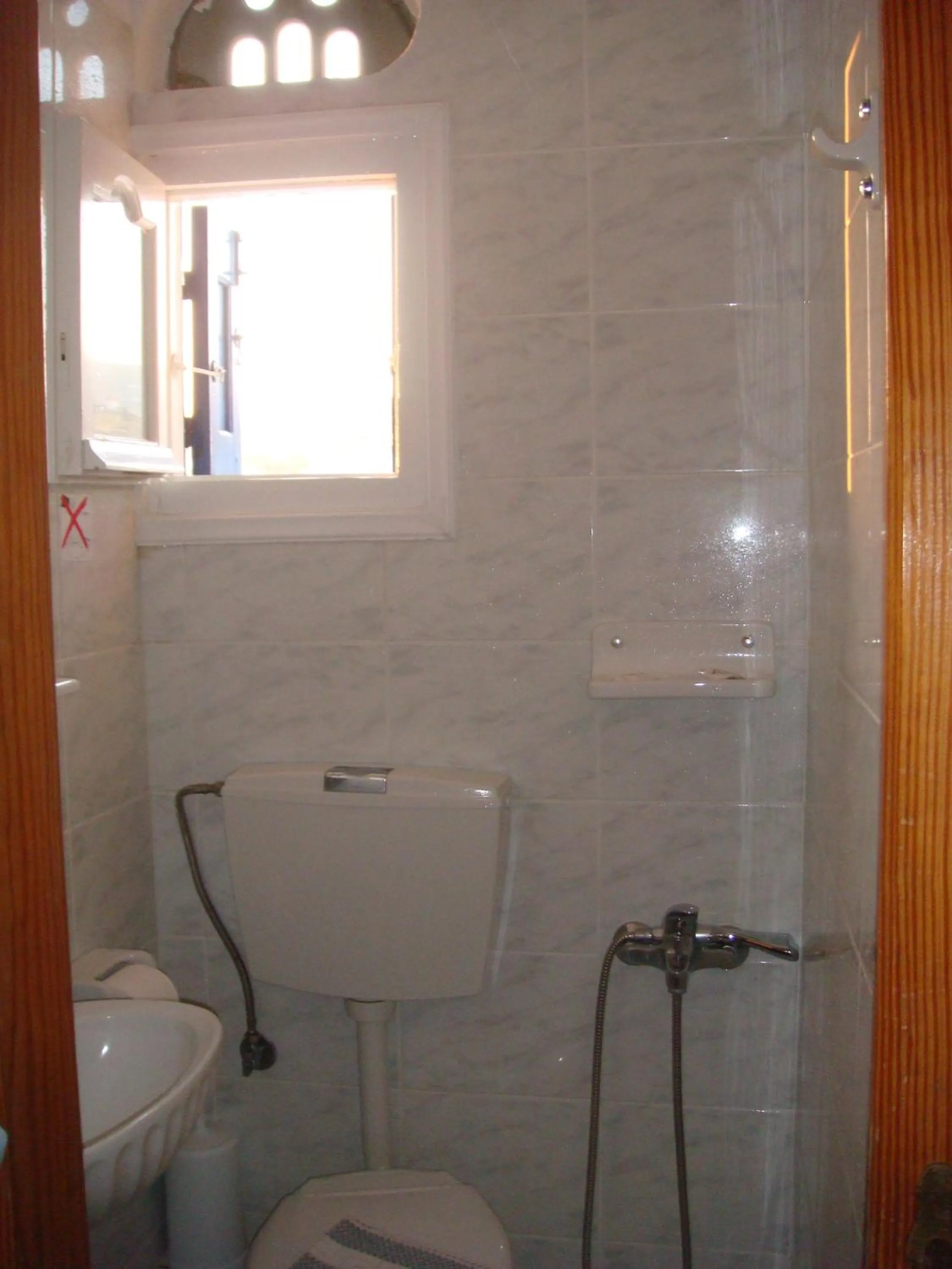 Shower in Boussetil Rooms CapAnMat