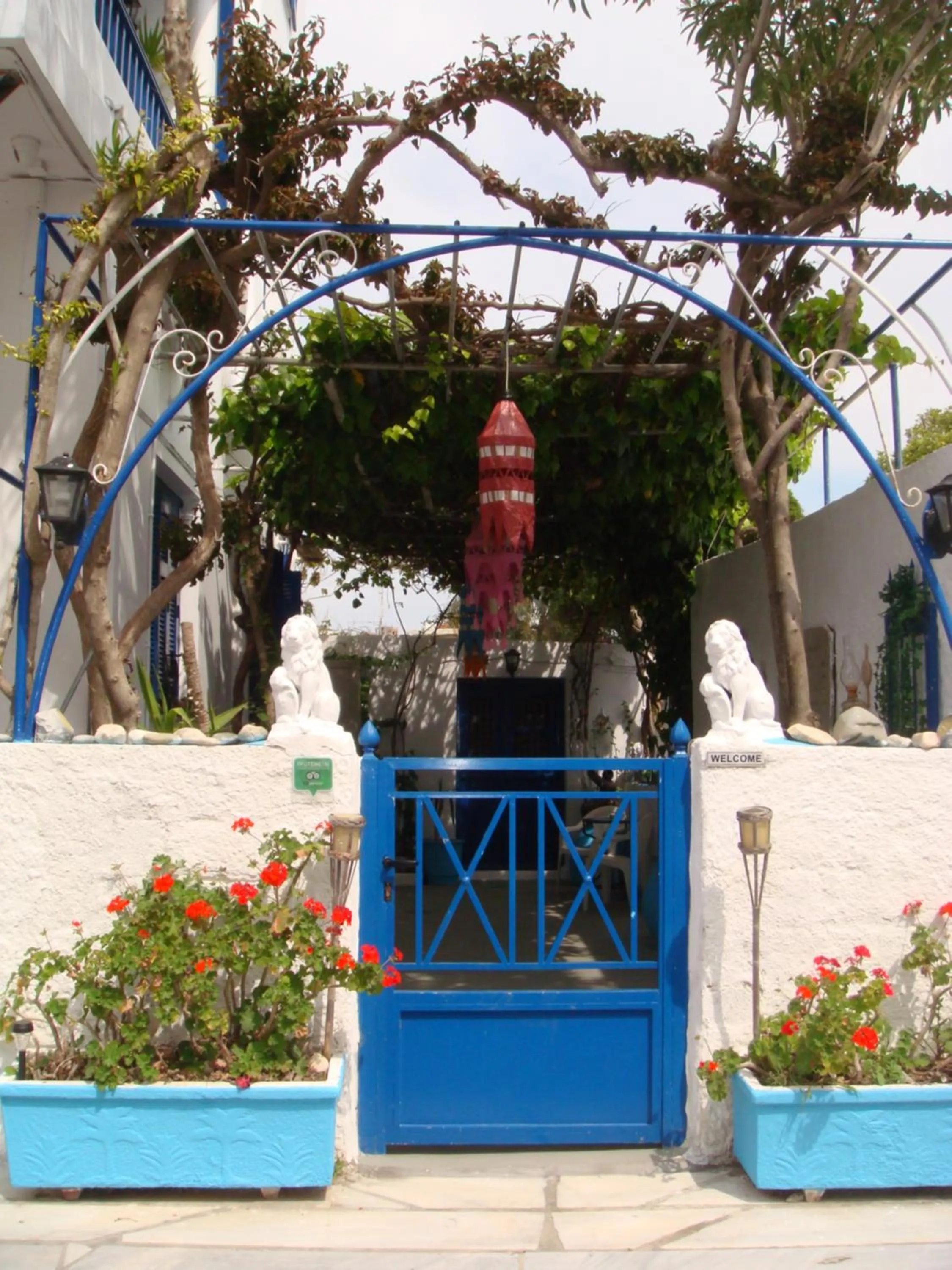 Facade/entrance in Boussetil Rooms CapAnMat