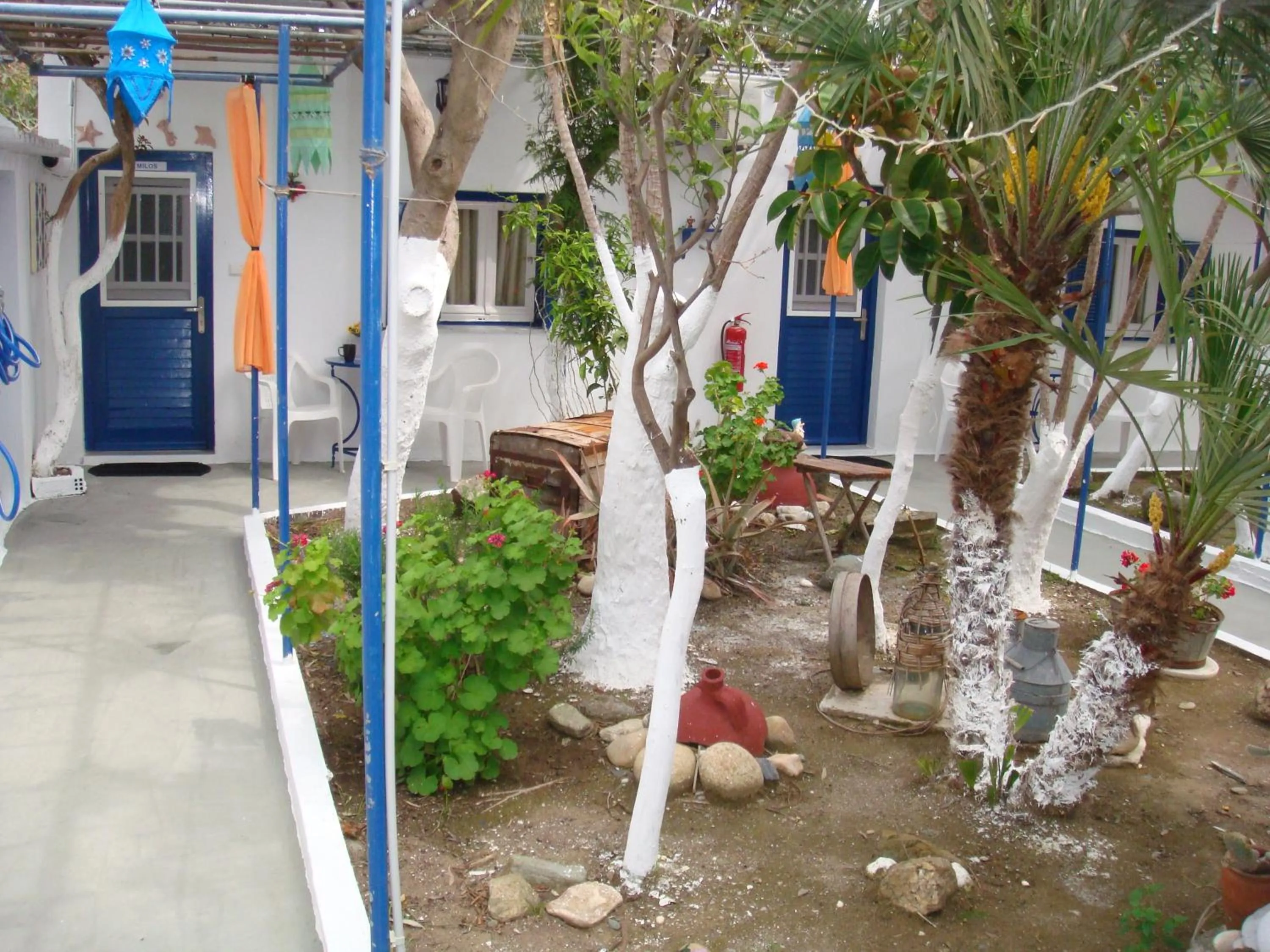 Garden in Boussetil Rooms CapAnMat