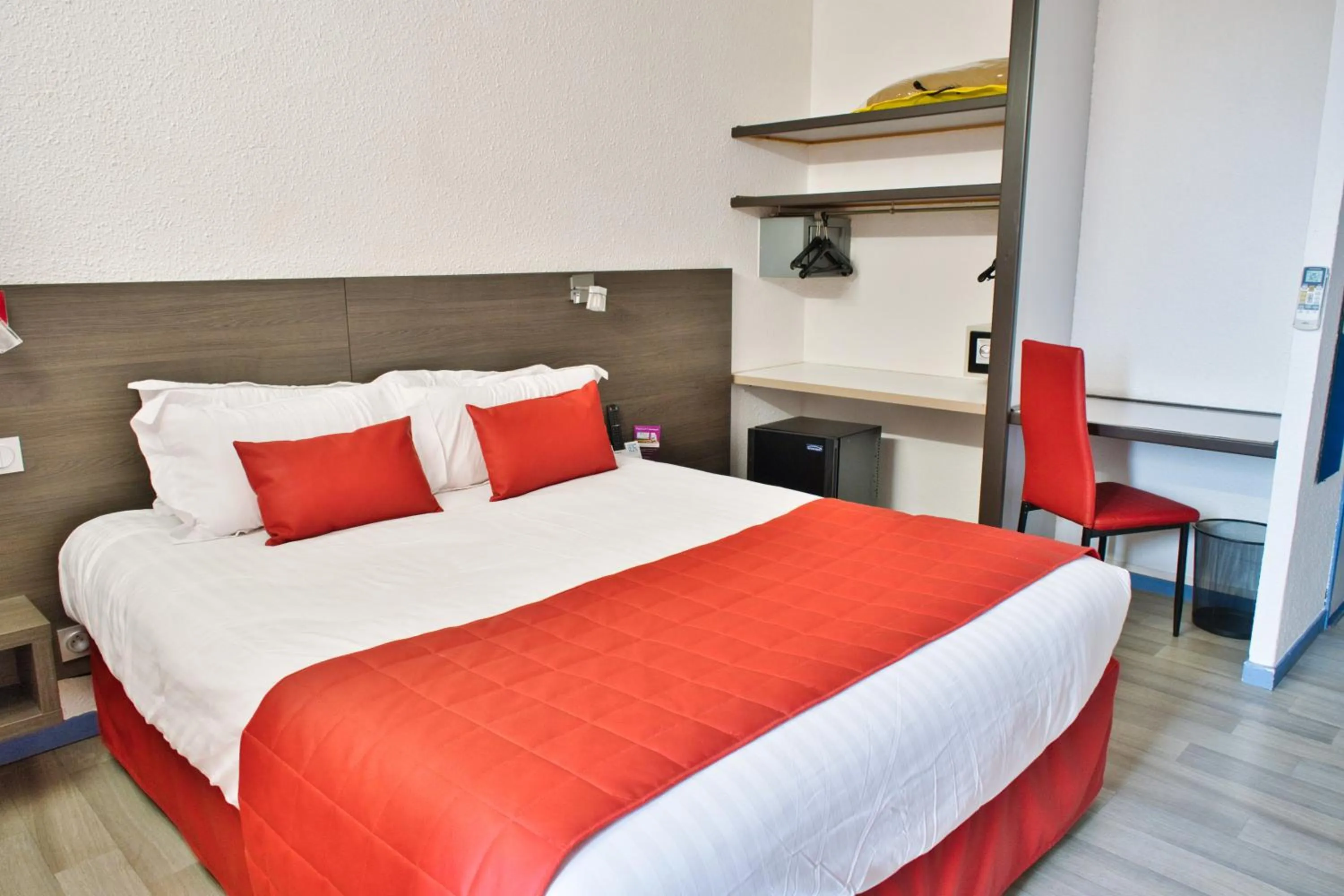 Photo of the whole room, Bed in Cit'Hotel des 2 Golfs