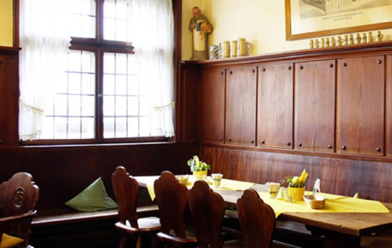 Restaurant/places to eat in Traditionsgasthof Grüner Baum