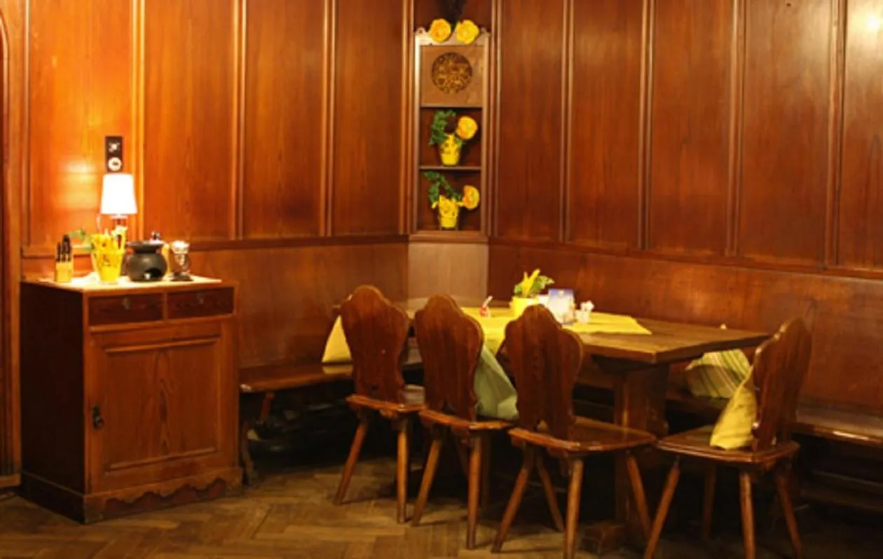 Restaurant/places to eat in Traditionsgasthof Grüner Baum
