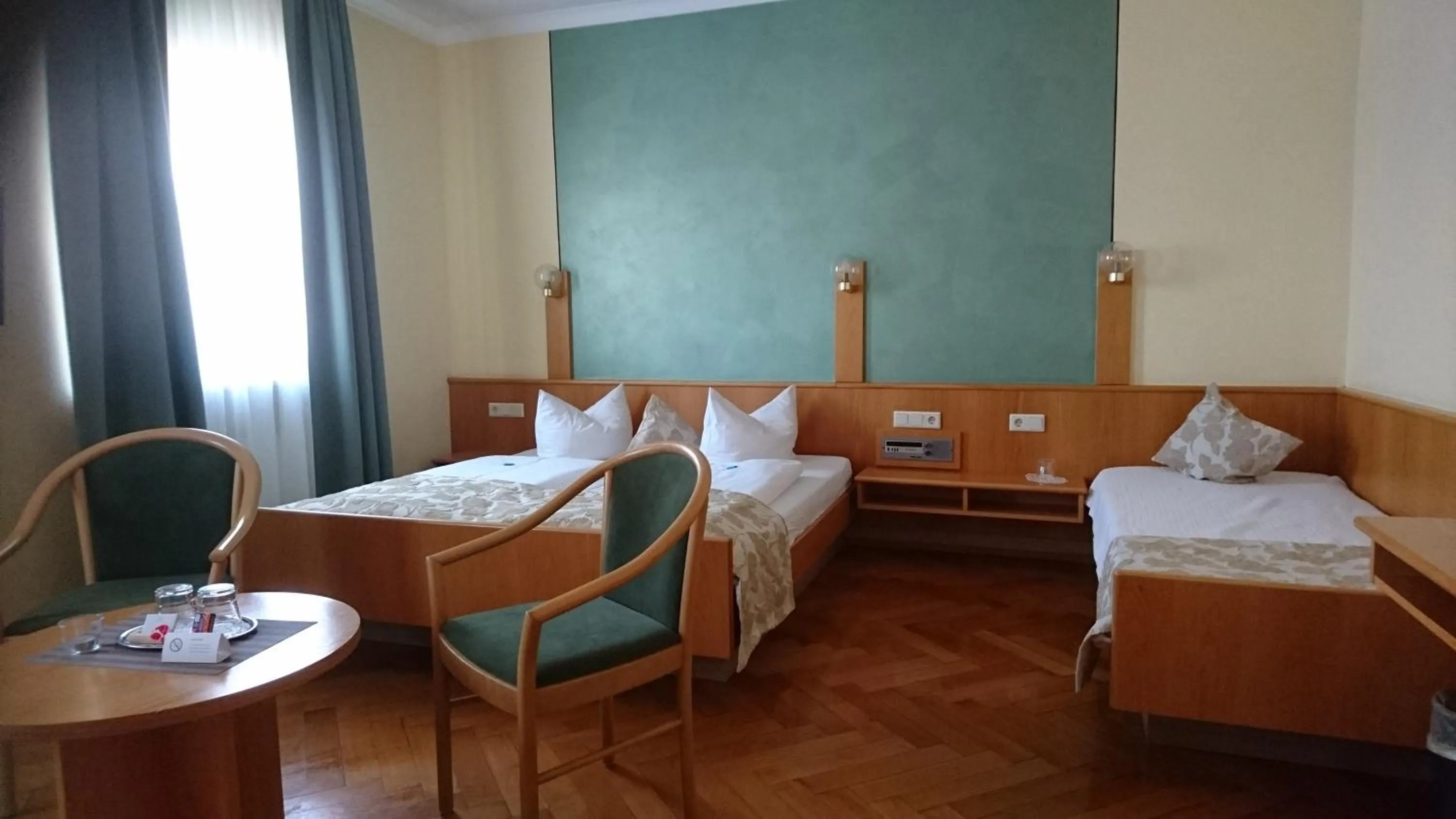 Photo of the whole room in Traditionsgasthof Grüner Baum