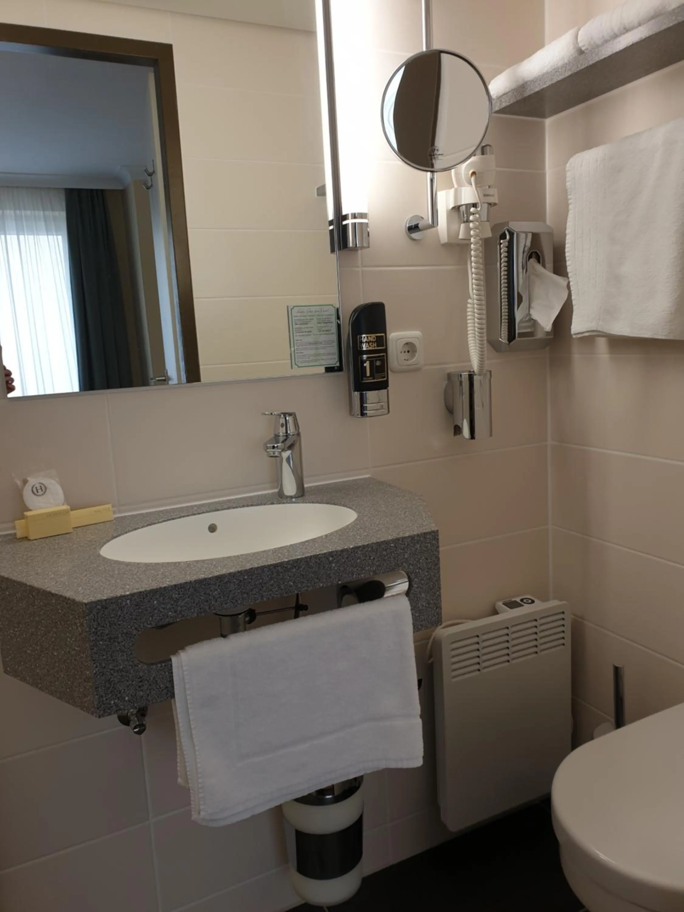 Bathroom in Traditionsgasthof Grüner Baum