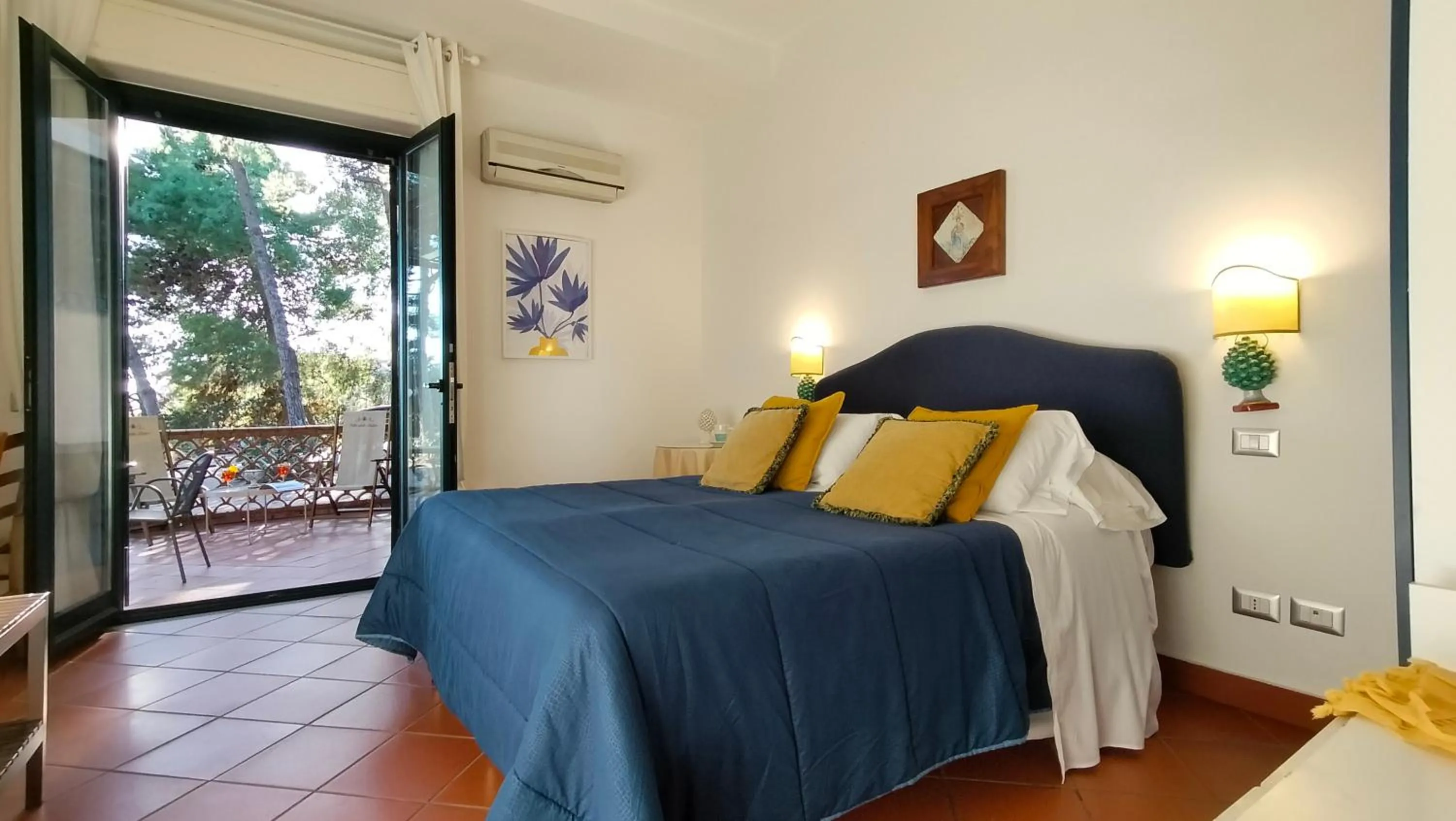 Bed in Villa delle Palme