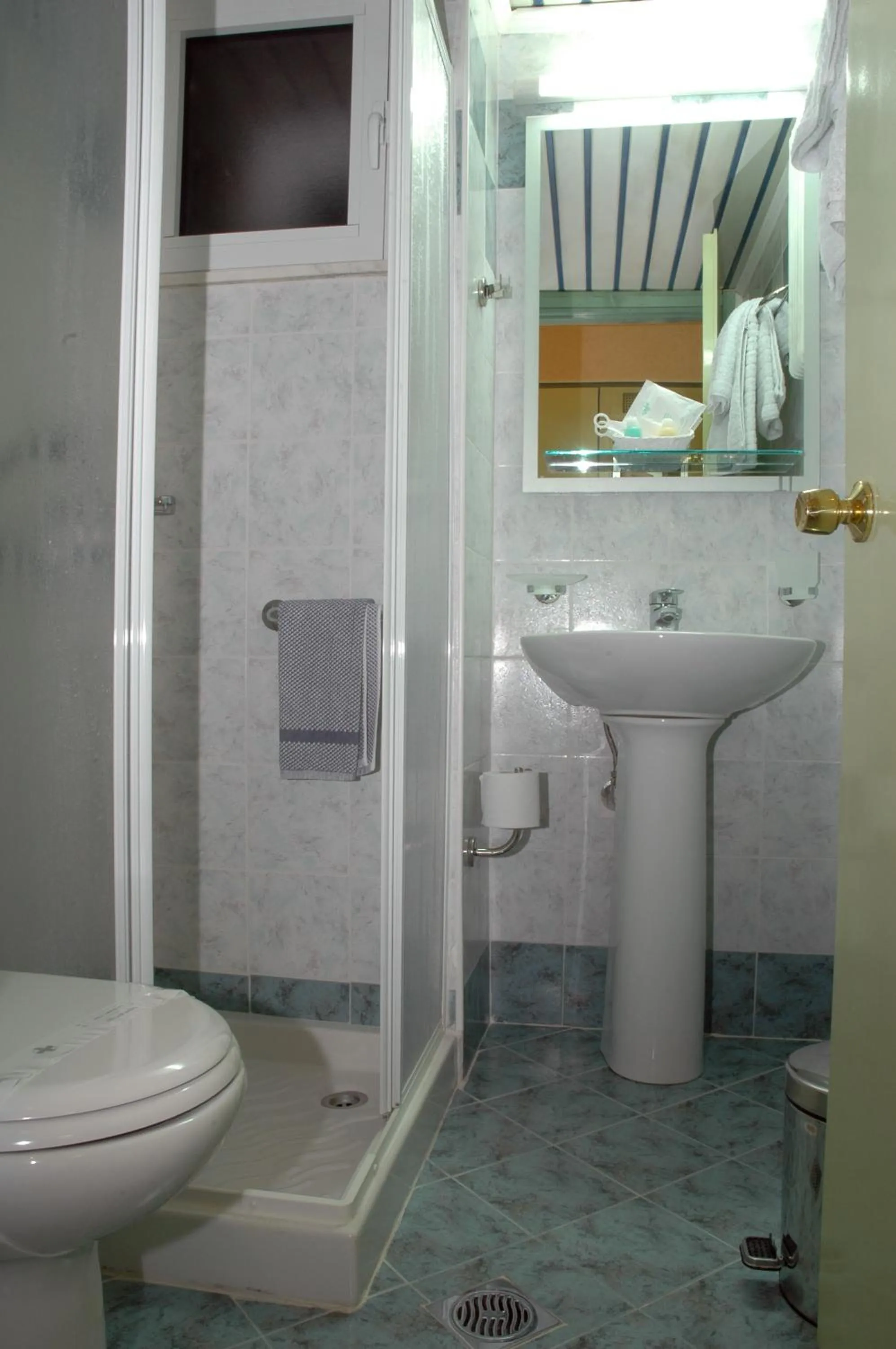 Shower in Hotel Pantheon