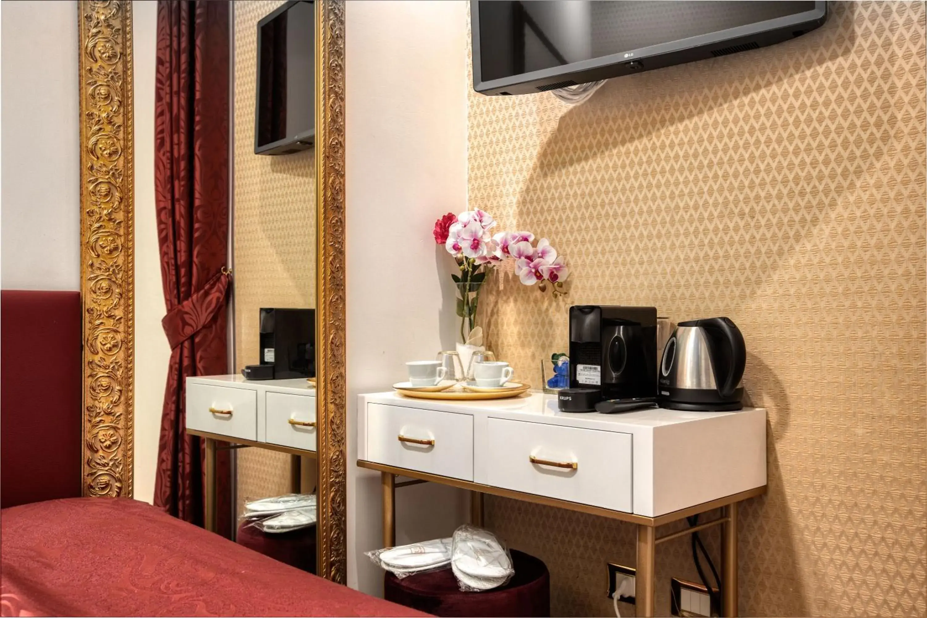 Economy Double Room in BQ House Trevi Luxury Rooms Economy Double Room in BQ House Trevi Luxury Rooms