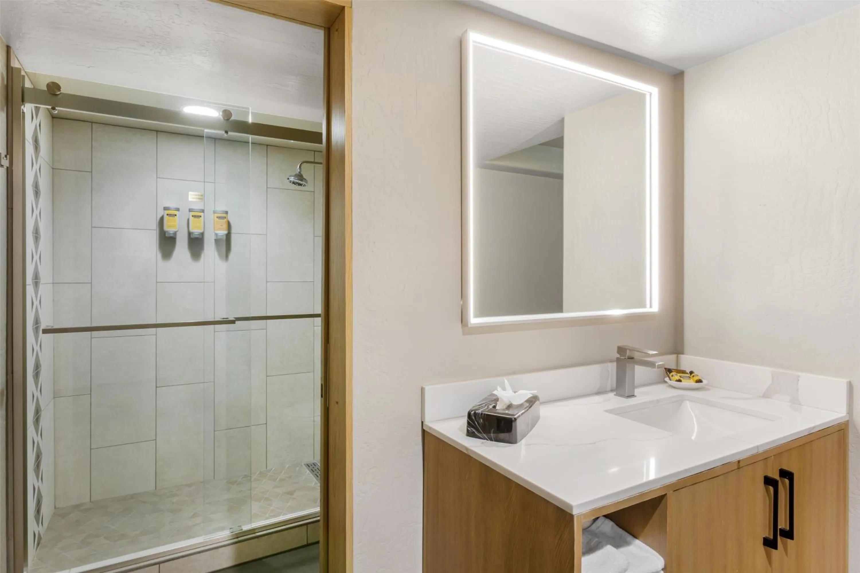 Bathroom in Best Western Plus Arroyo Roble Hotel & Creekside Villas